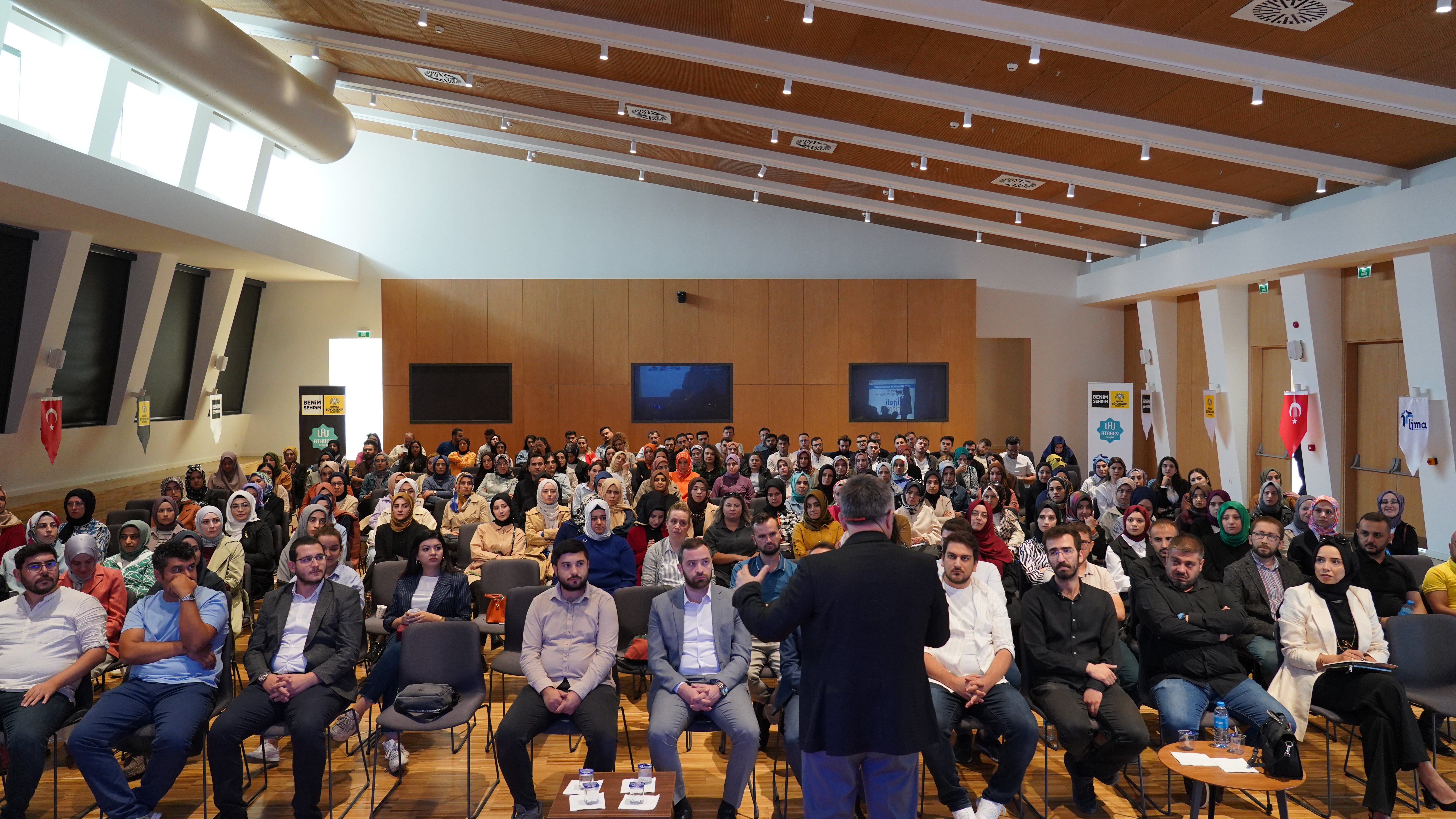 LİSE MEDENİYET AKADEMİLERİNDE VE BİLGEHANELERDE YENİ DÖNEM ÖNCESİ HİZMET İÇİ EĞİTİM SEMİNERLERİ