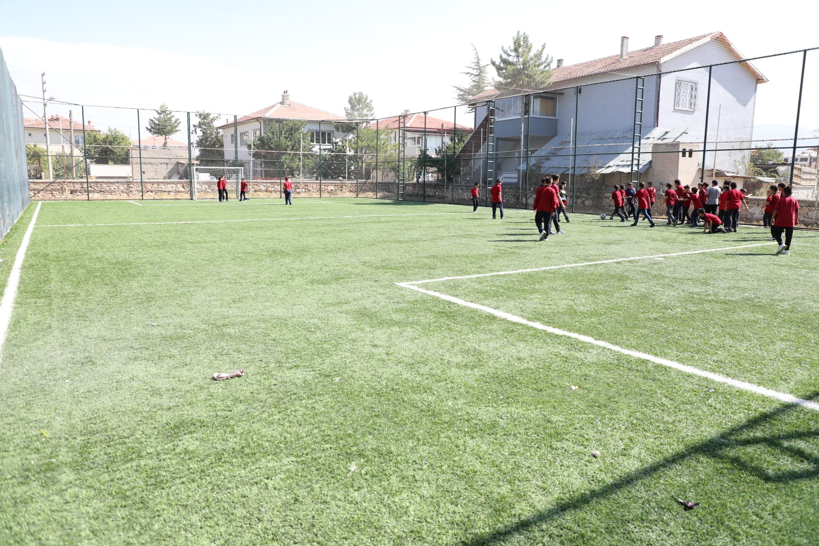 BAŞKAN ALTAY: “EREĞLİ’DE 8 OKULUMUZA HALI SAHA KAZANDIRDIK”