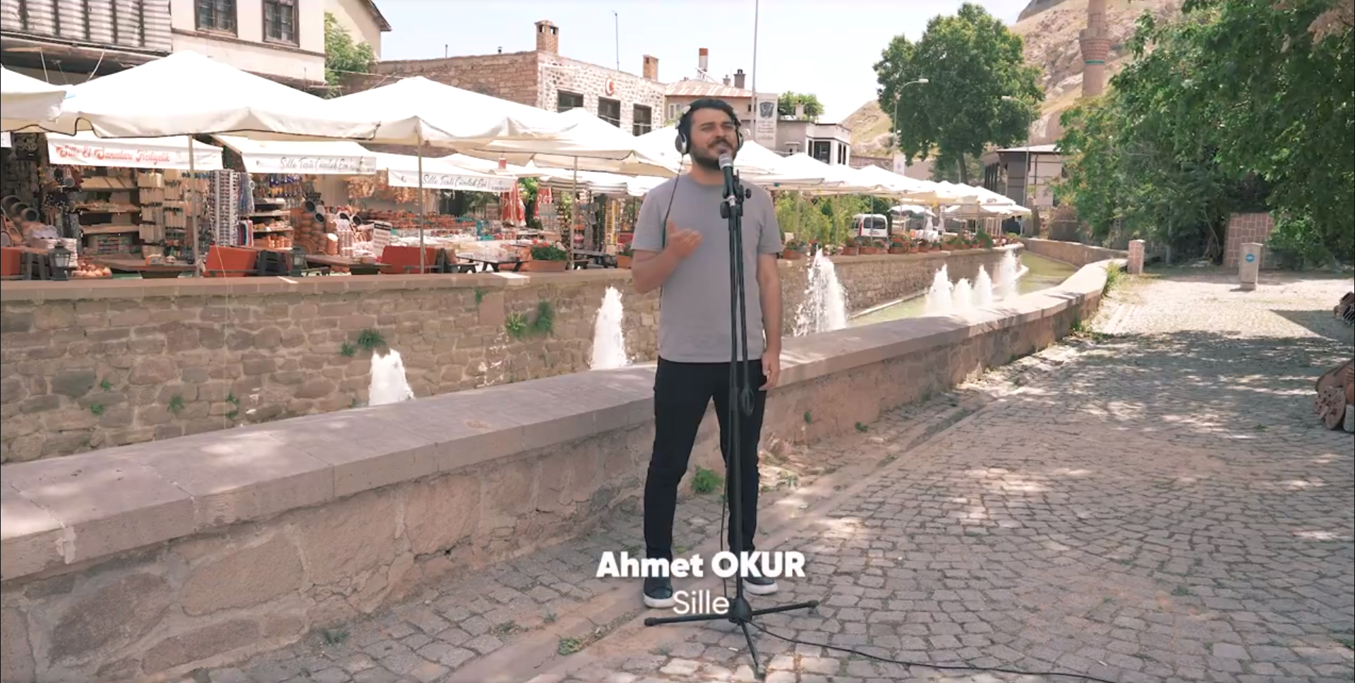 LİSE MEDENİYET AKADEMİSİ ÖĞRENCİLERİ NEŞET ERTAŞ’I "EĞİTİM İÇİN ÇAL" KLİBİYLE ANDI