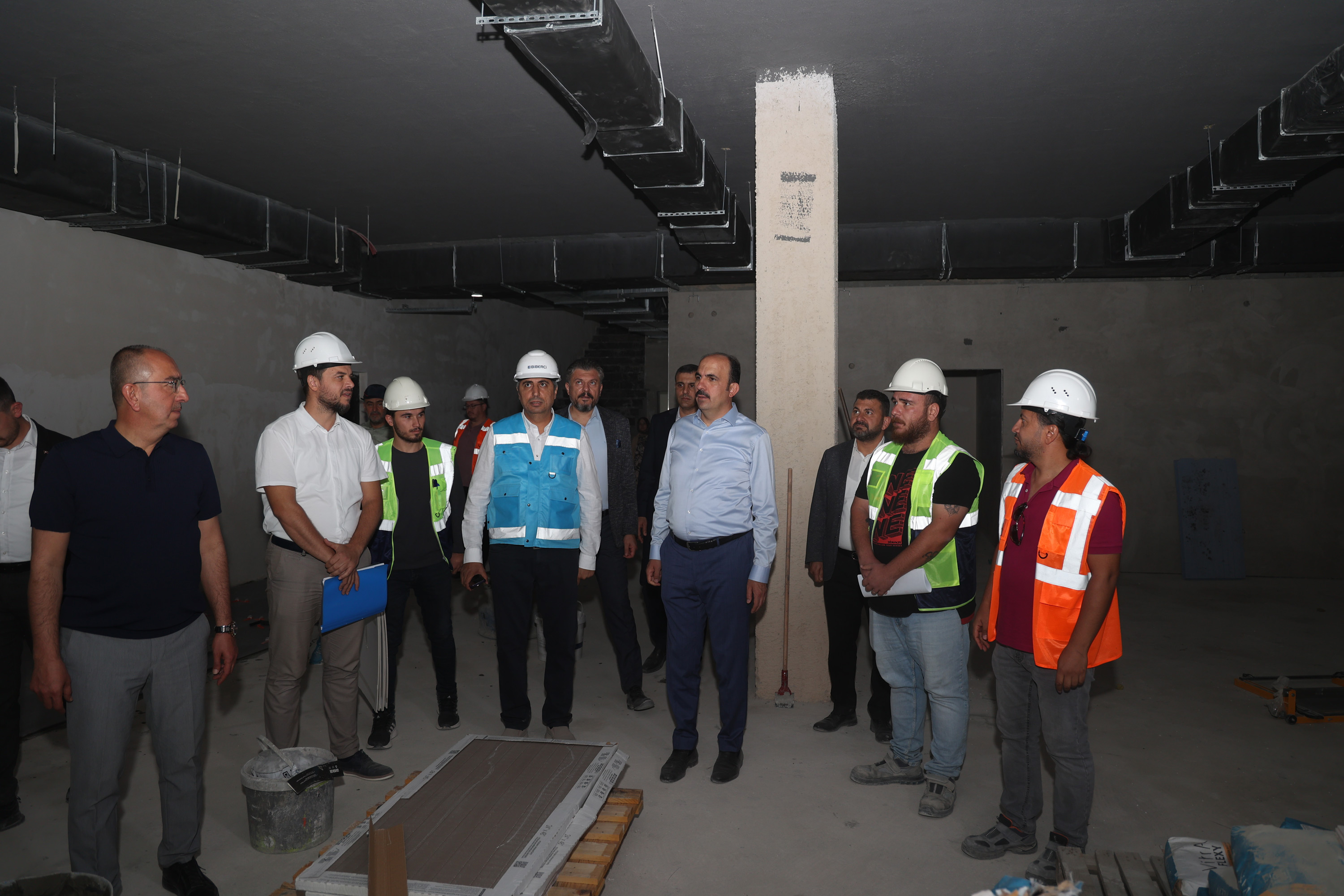 BAŞKAN ALTAY VE BAŞKAN KAVUŞ YAKA SOSYAL TESİSLERİ İNŞAATINI İNCELEDİ