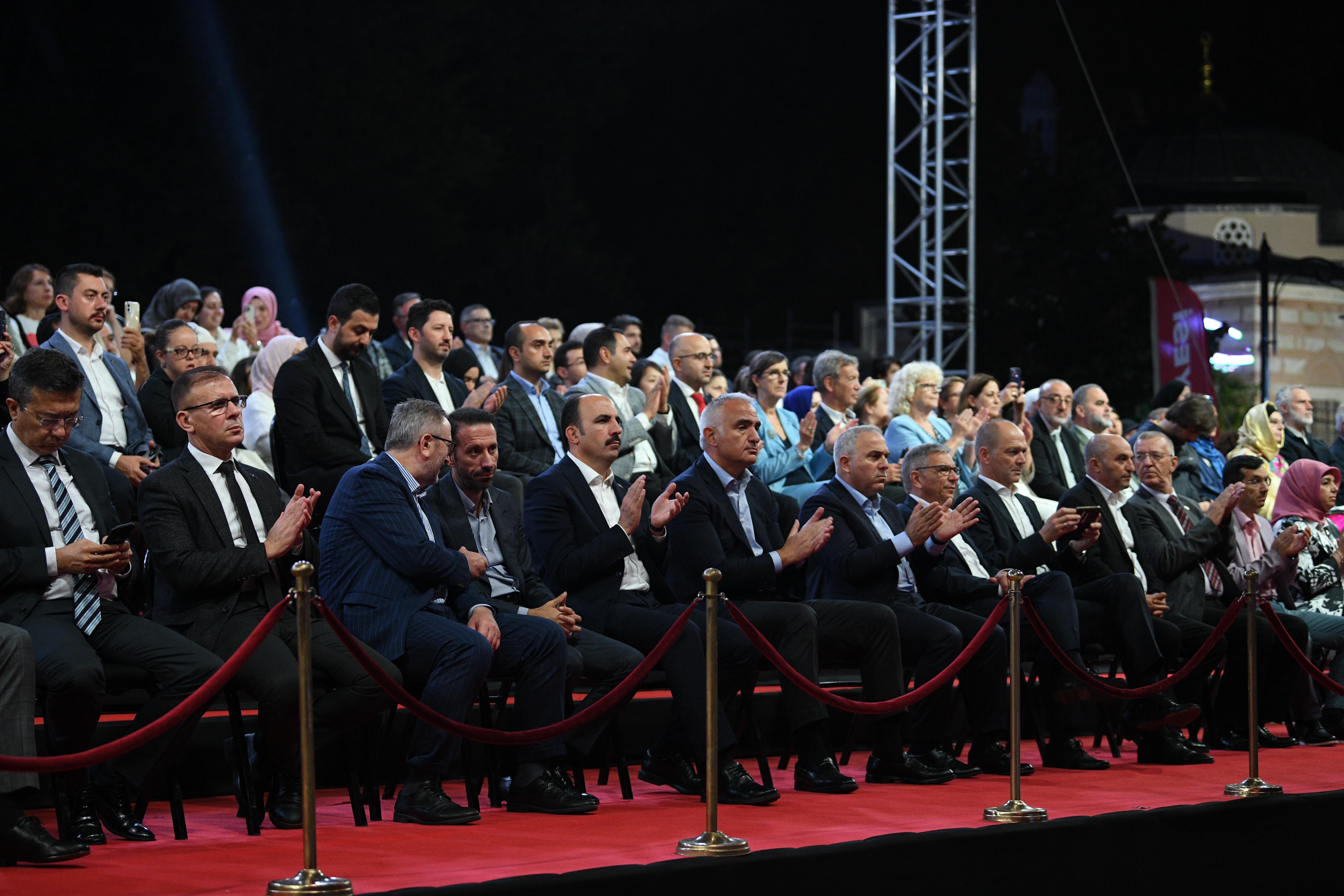 VUSLATIN 750. YILINDA 750 SEMAZEN SULTANAHMET MEYDANI’NDA SEMA AYİN-İ ŞERİFİ GERÇEKLEŞTİRDİ