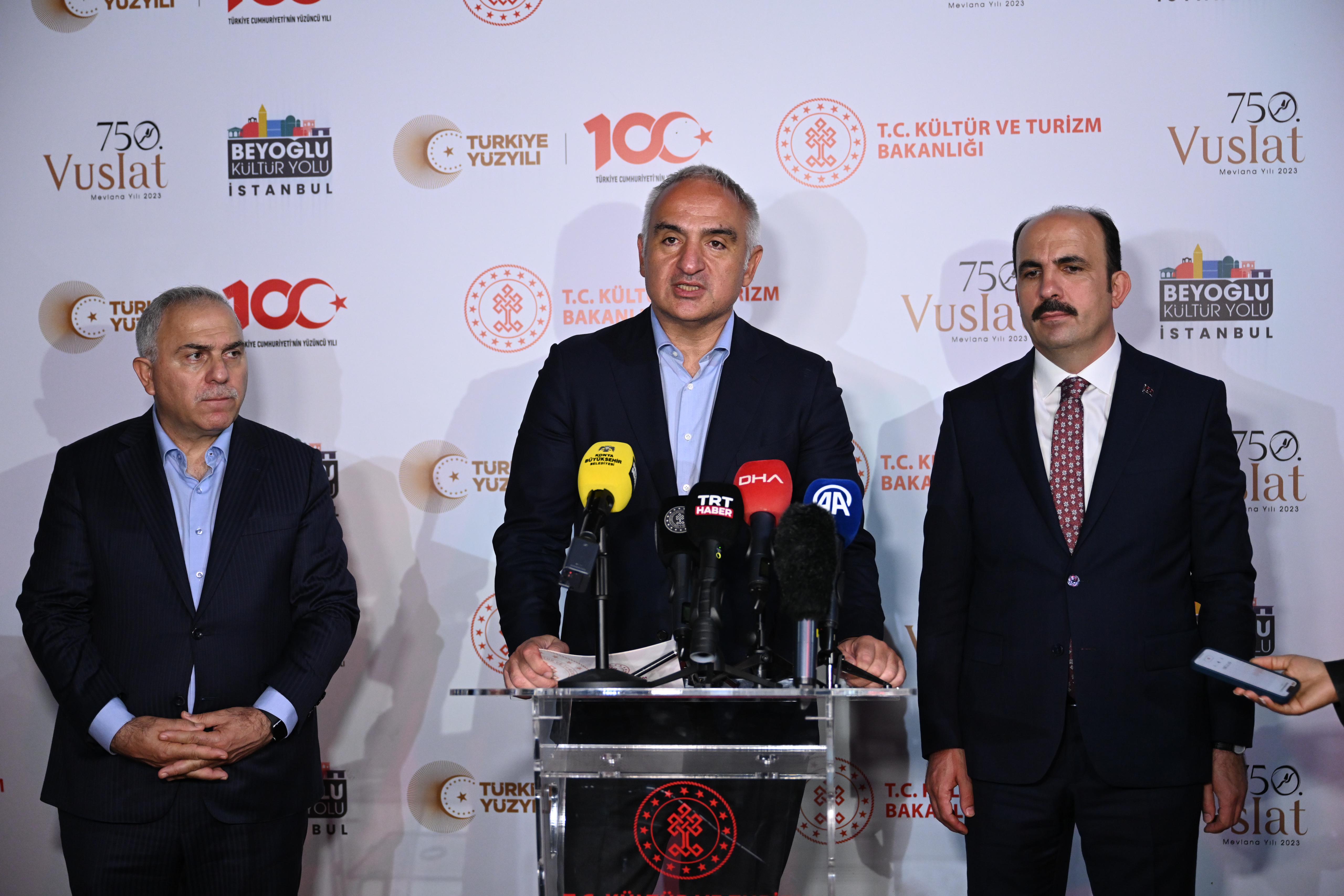 VUSLATIN 750. YILINDA 750 SEMAZEN SULTANAHMET MEYDANI’NDA SEMA AYİN-İ ŞERİFİ GERÇEKLEŞTİRDİ