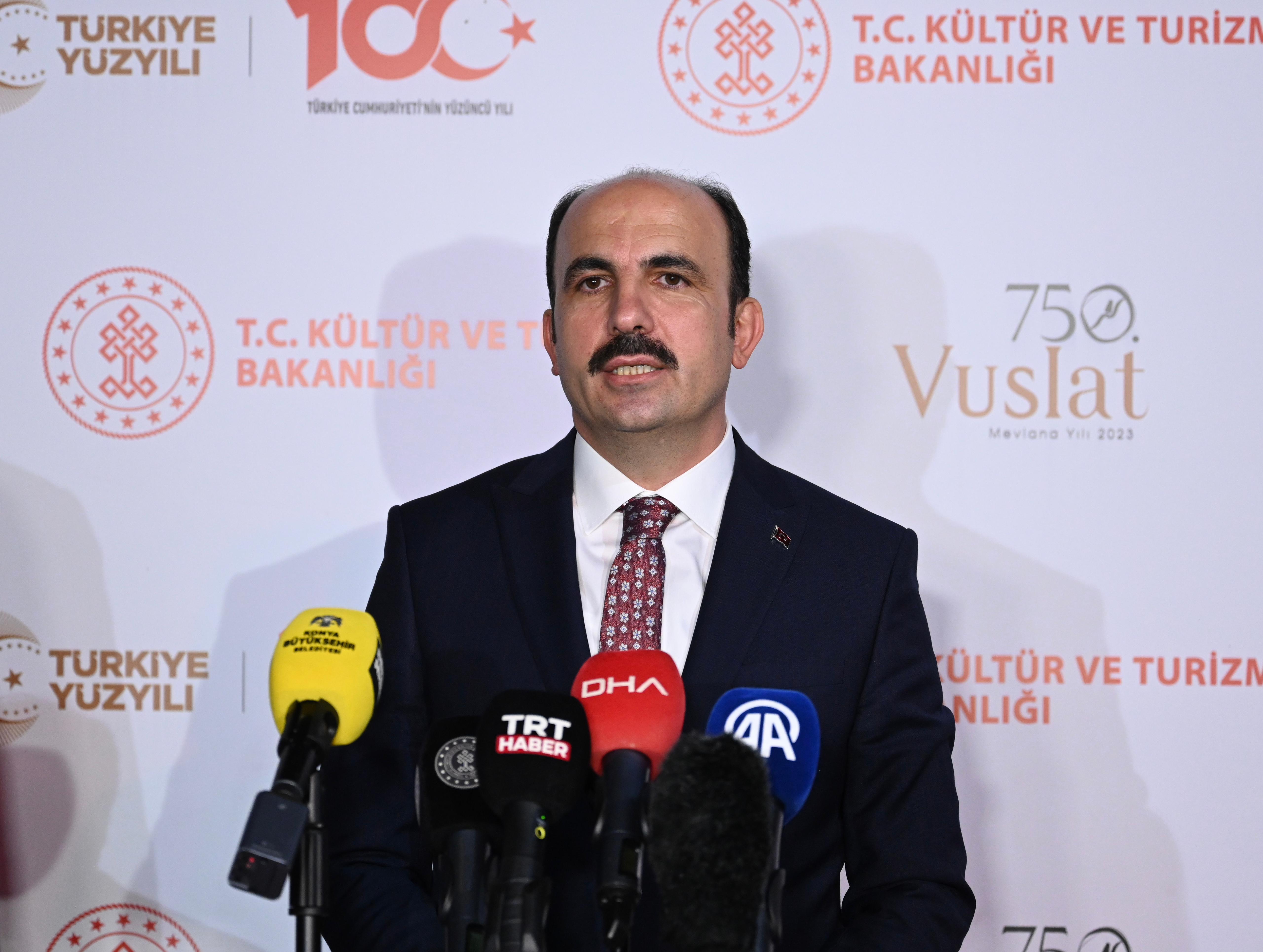 VUSLATIN 750. YILINDA 750 SEMAZEN SULTANAHMET MEYDANI’NDA SEMA AYİN-İ ŞERİFİ GERÇEKLEŞTİRDİ