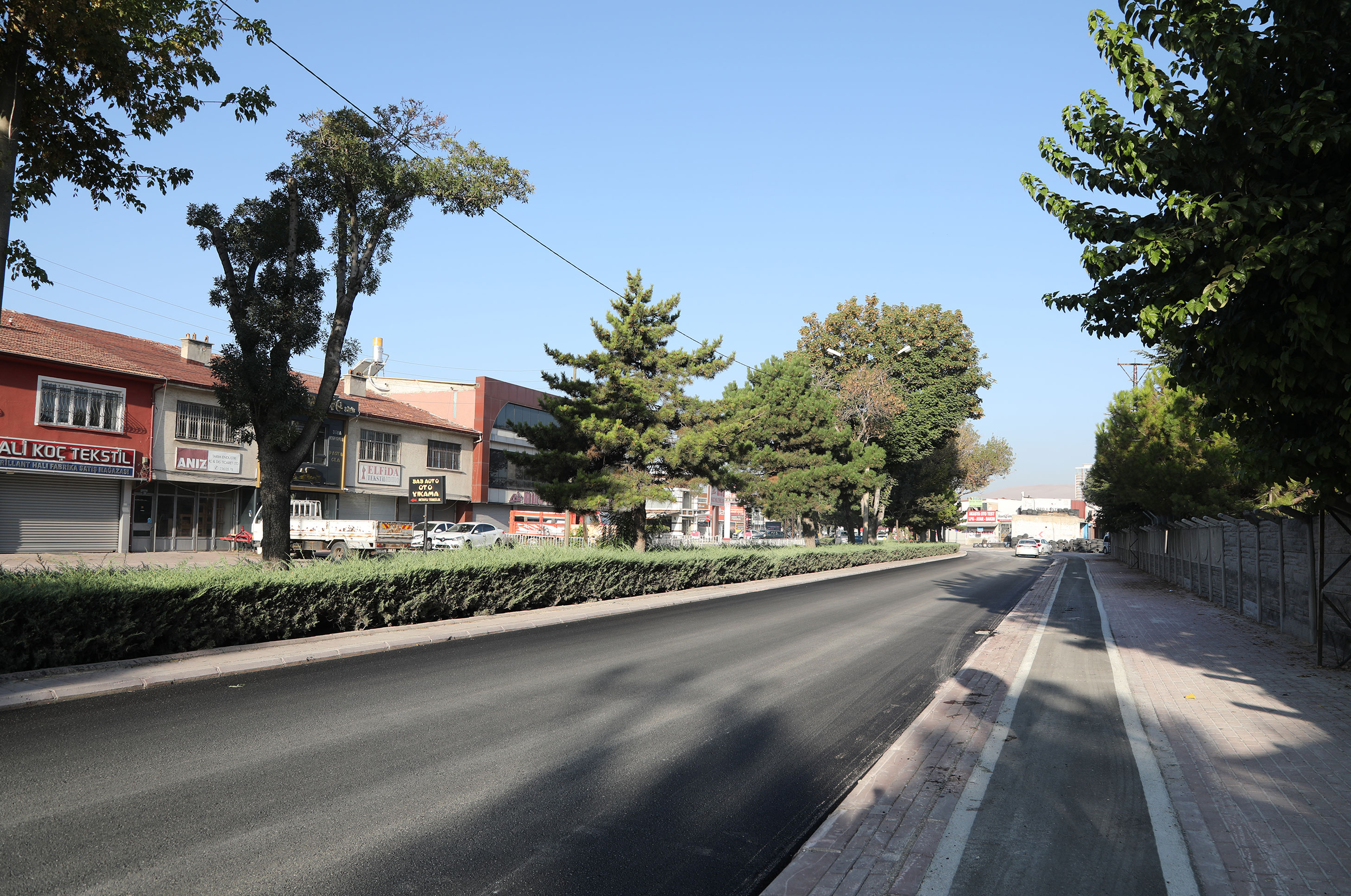 KONYA BÜYÜKŞEHİR ŞEHİR MERKEZİNDE YOL ALTYAPISINI GÜÇLENDİRMEYE DEVAM EDİYOR