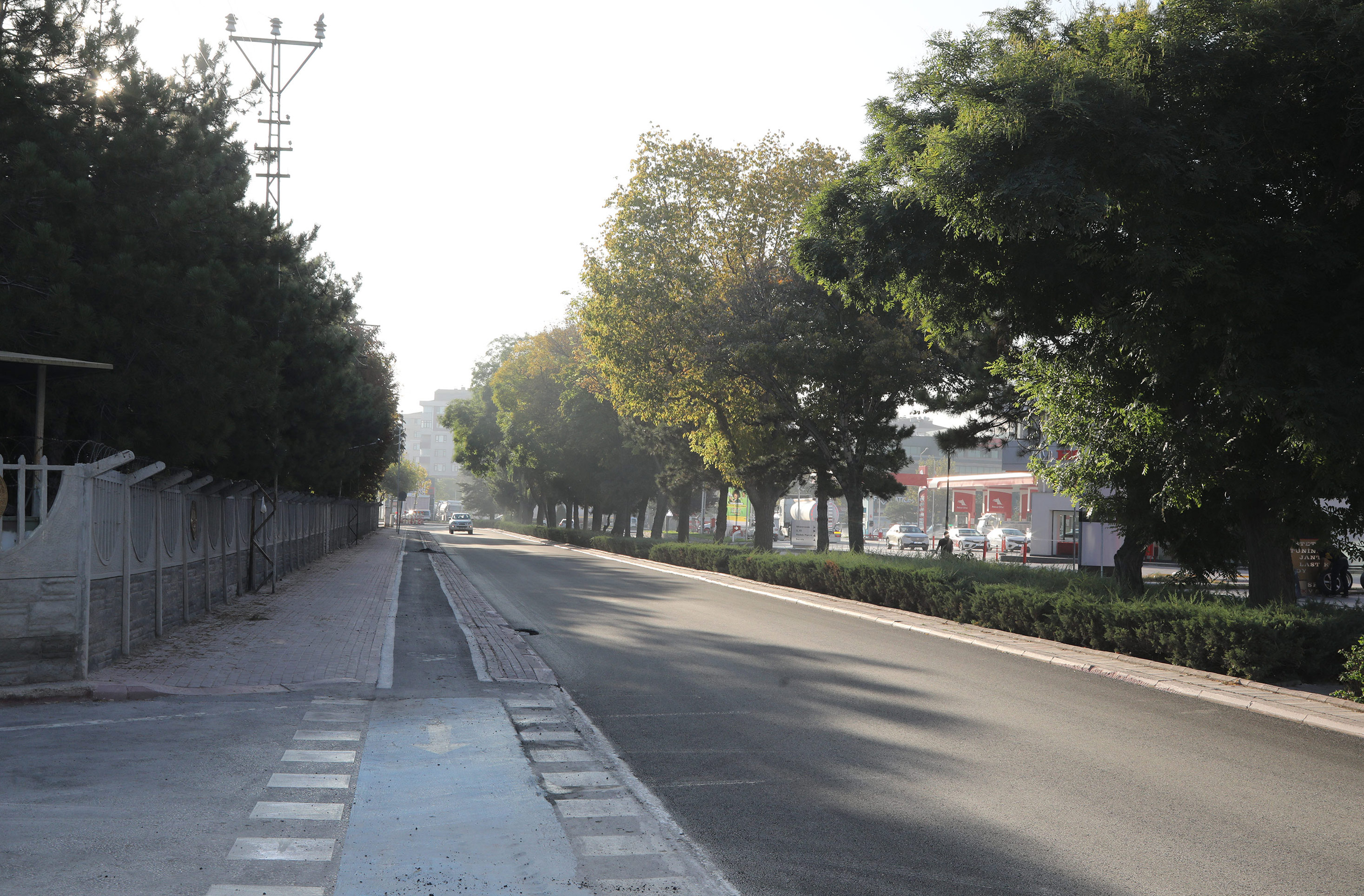 KONYA BÜYÜKŞEHİR ŞEHİR MERKEZİNDE YOL ALTYAPISINI GÜÇLENDİRMEYE DEVAM EDİYOR