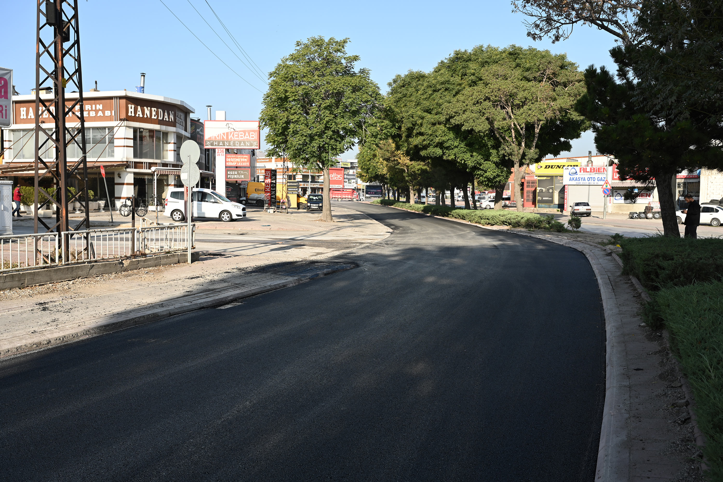 KONYA BÜYÜKŞEHİR ŞEHİR MERKEZİNDE YOL ALTYAPISINI GÜÇLENDİRMEYE DEVAM EDİYOR