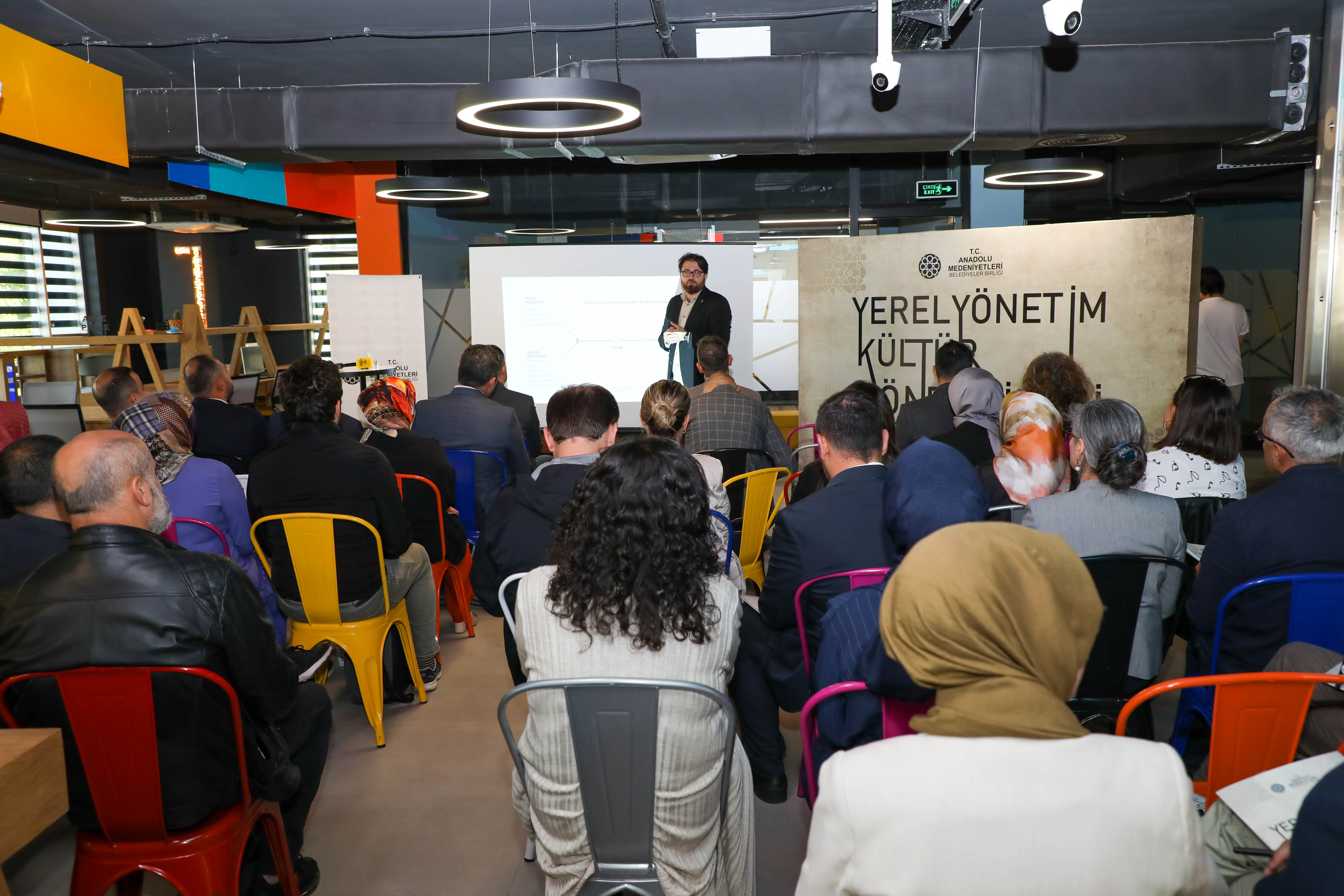 YEREL YÖNETİM KÜLTÜR YÖNETİCİLERİ KONYA’DA BULUŞTU