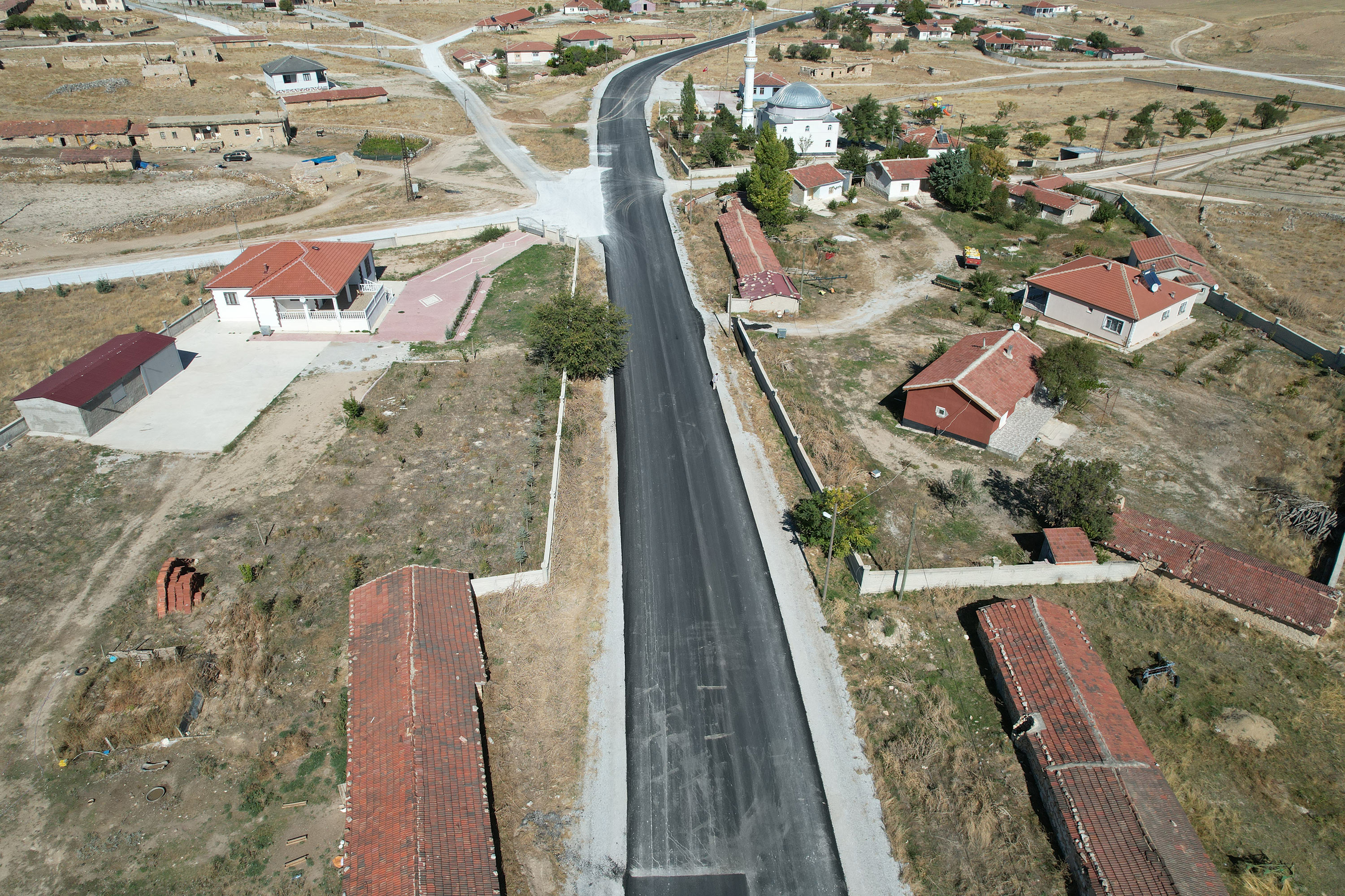 KONYA BÜYÜKŞEHİR’DEN ÇELTİK’E SICAK ASFALT ÇALIŞMASI