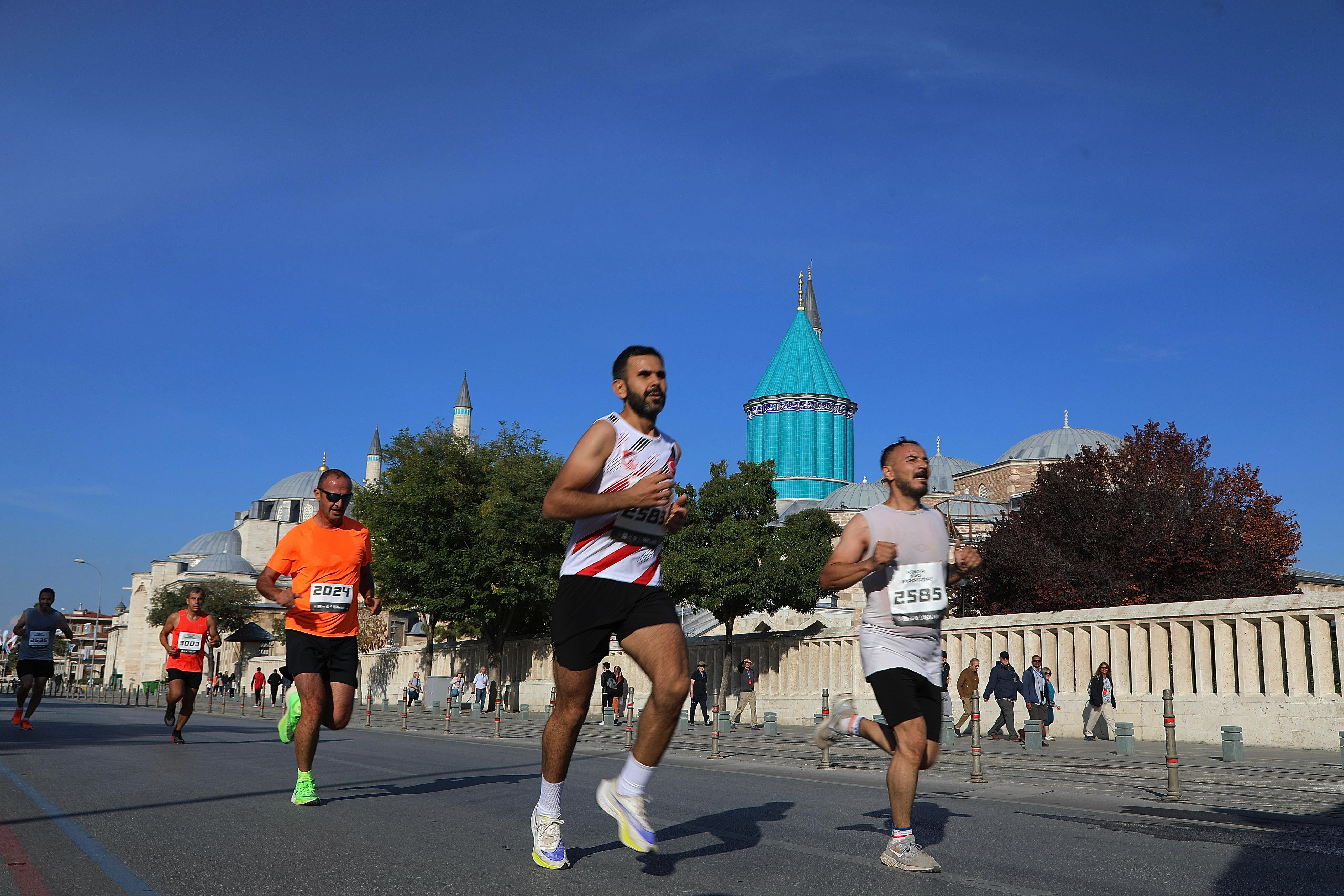 BİNLERCE SPORCU 2. ULUSLARARASI KONYA YARI MARATONU’NDA “İYİLİK” İÇİN KOŞTU