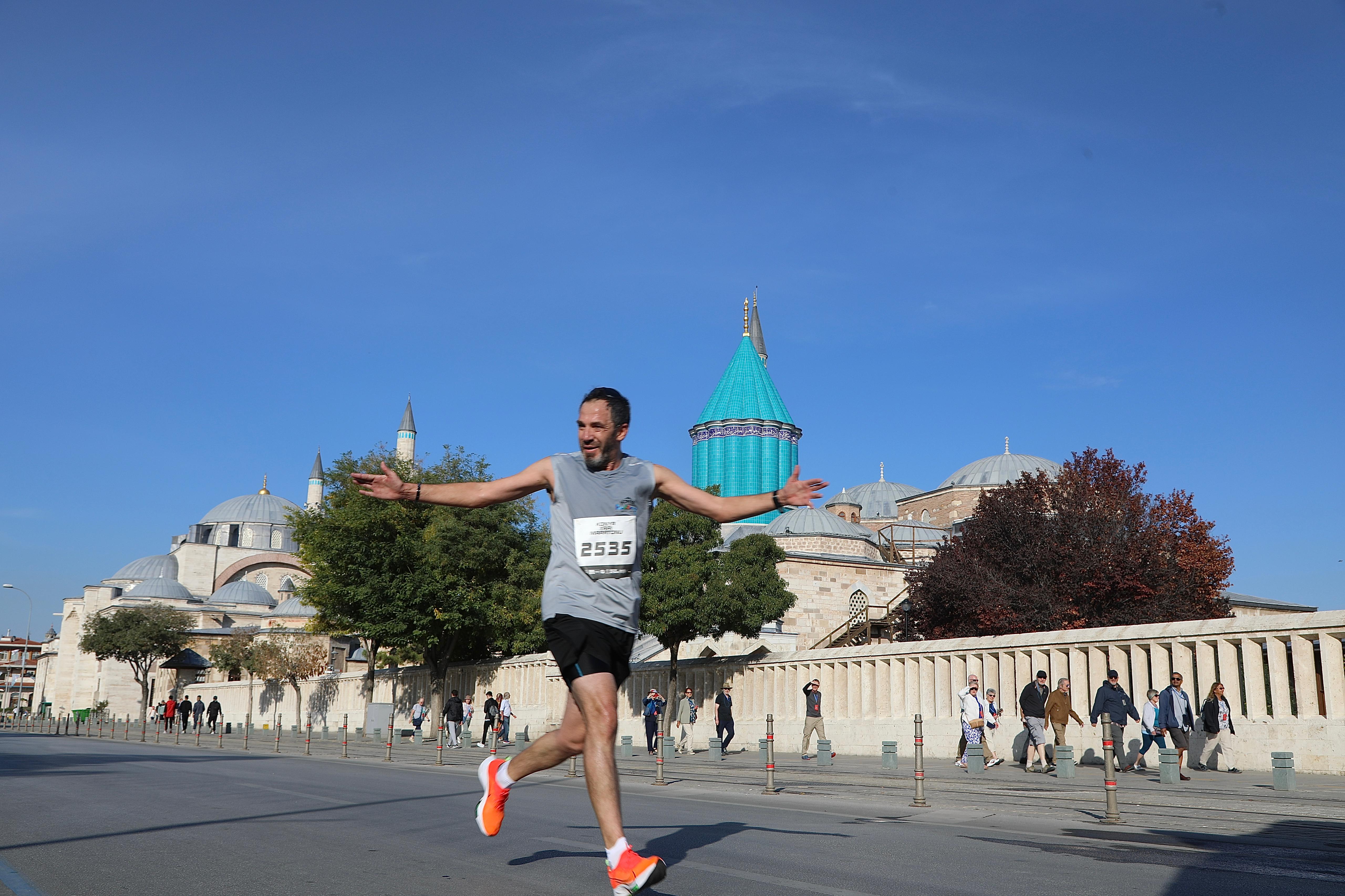 BİNLERCE SPORCU 2. ULUSLARARASI KONYA YARI MARATONU’NDA “İYİLİK” İÇİN KOŞTU