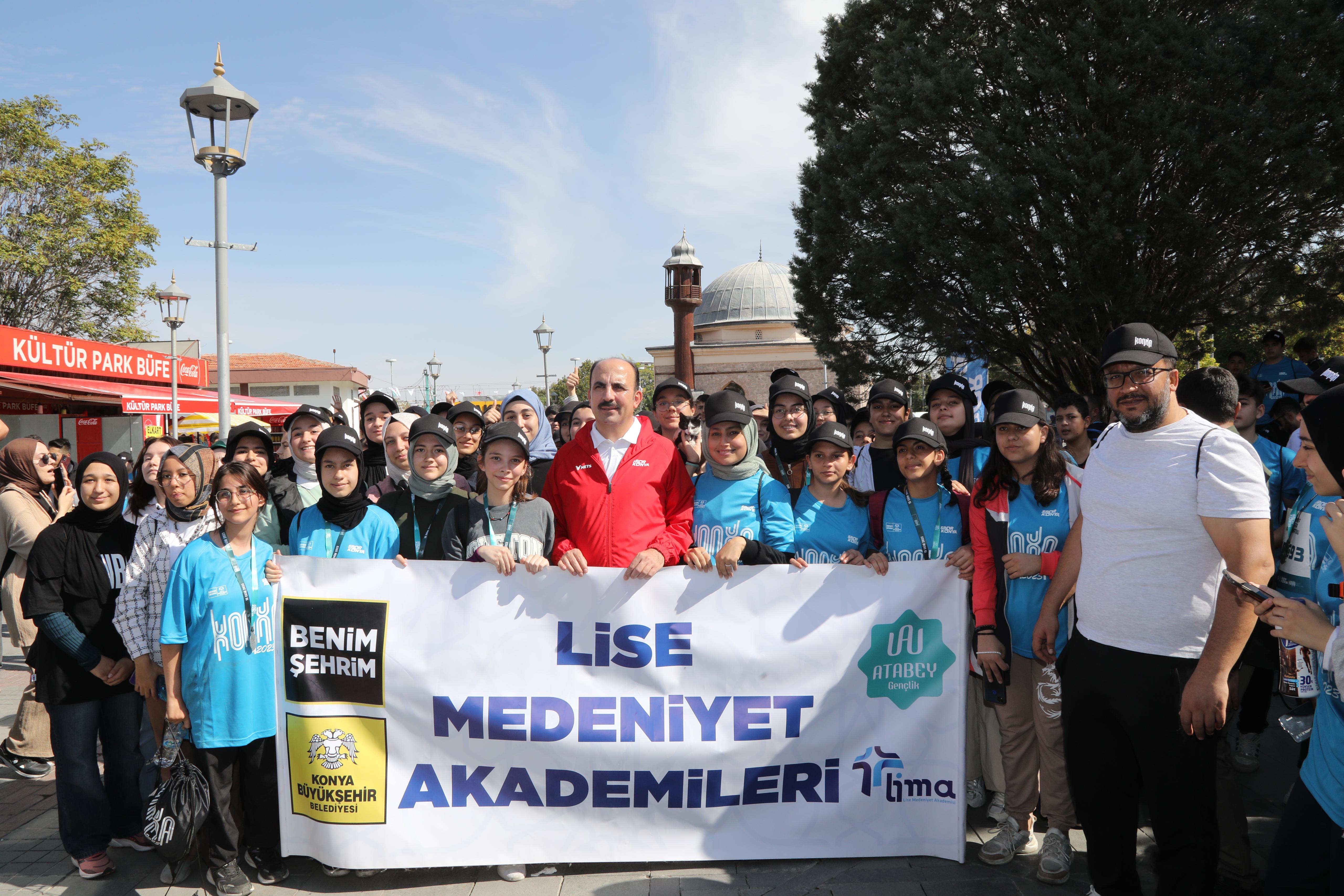 BİNLERCE SPORCU 2. ULUSLARARASI KONYA YARI MARATONU’NDA “İYİLİK” İÇİN KOŞTU