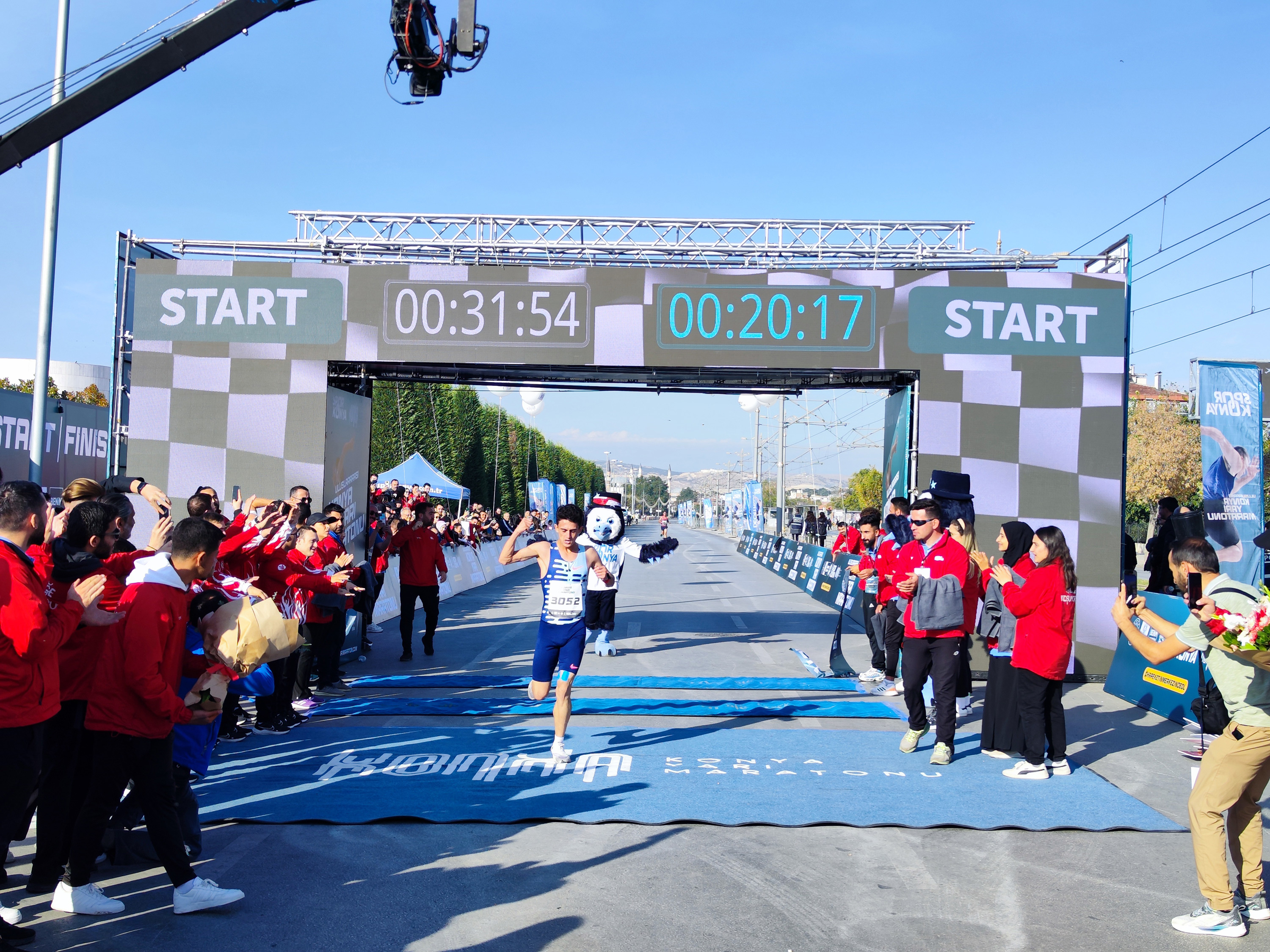 BİNLERCE SPORCU 2. ULUSLARARASI KONYA YARI MARATONU’NDA “İYİLİK” İÇİN KOŞTU