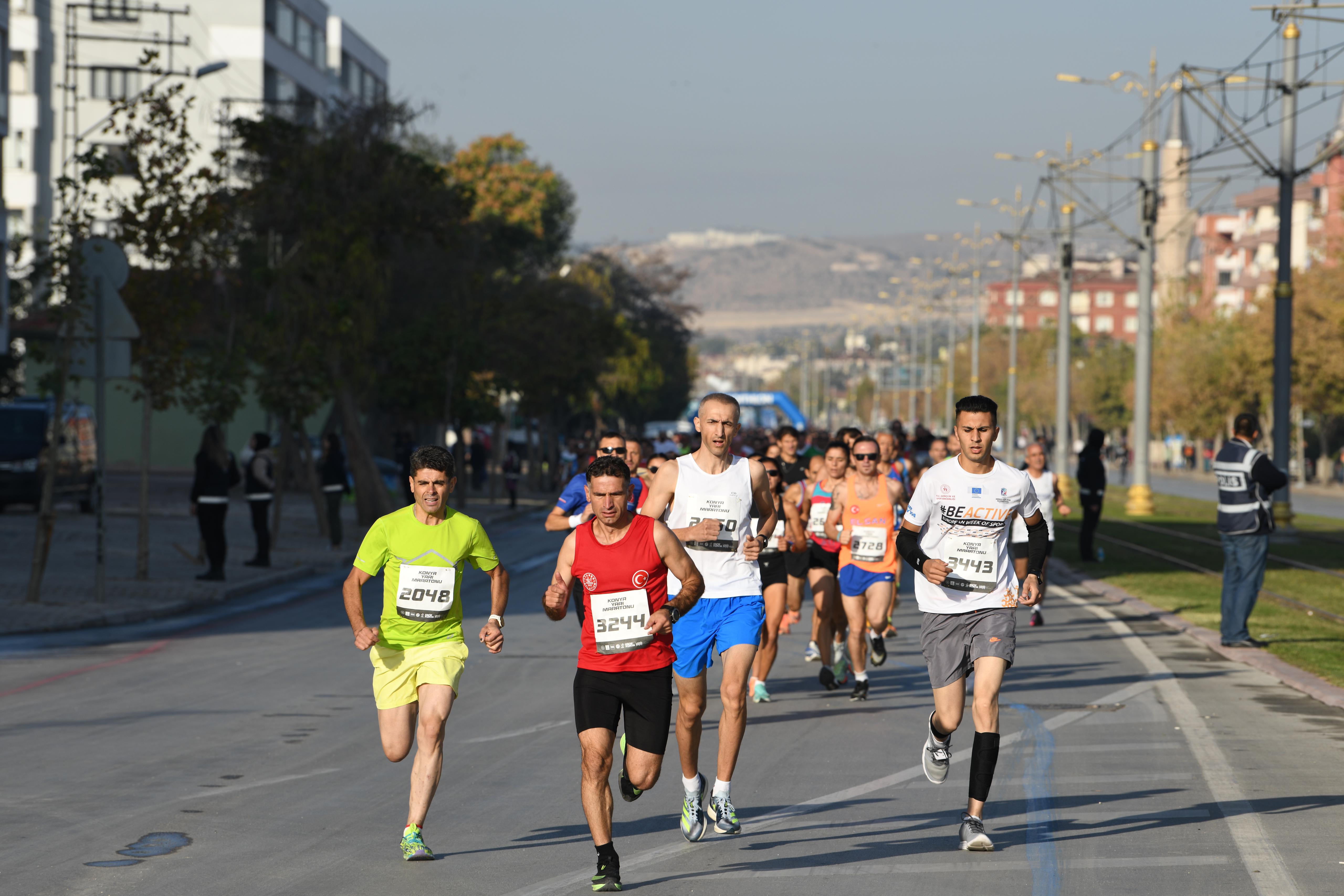 BİNLERCE SPORCU 2. ULUSLARARASI KONYA YARI MARATONU’NDA “İYİLİK” İÇİN KOŞTU