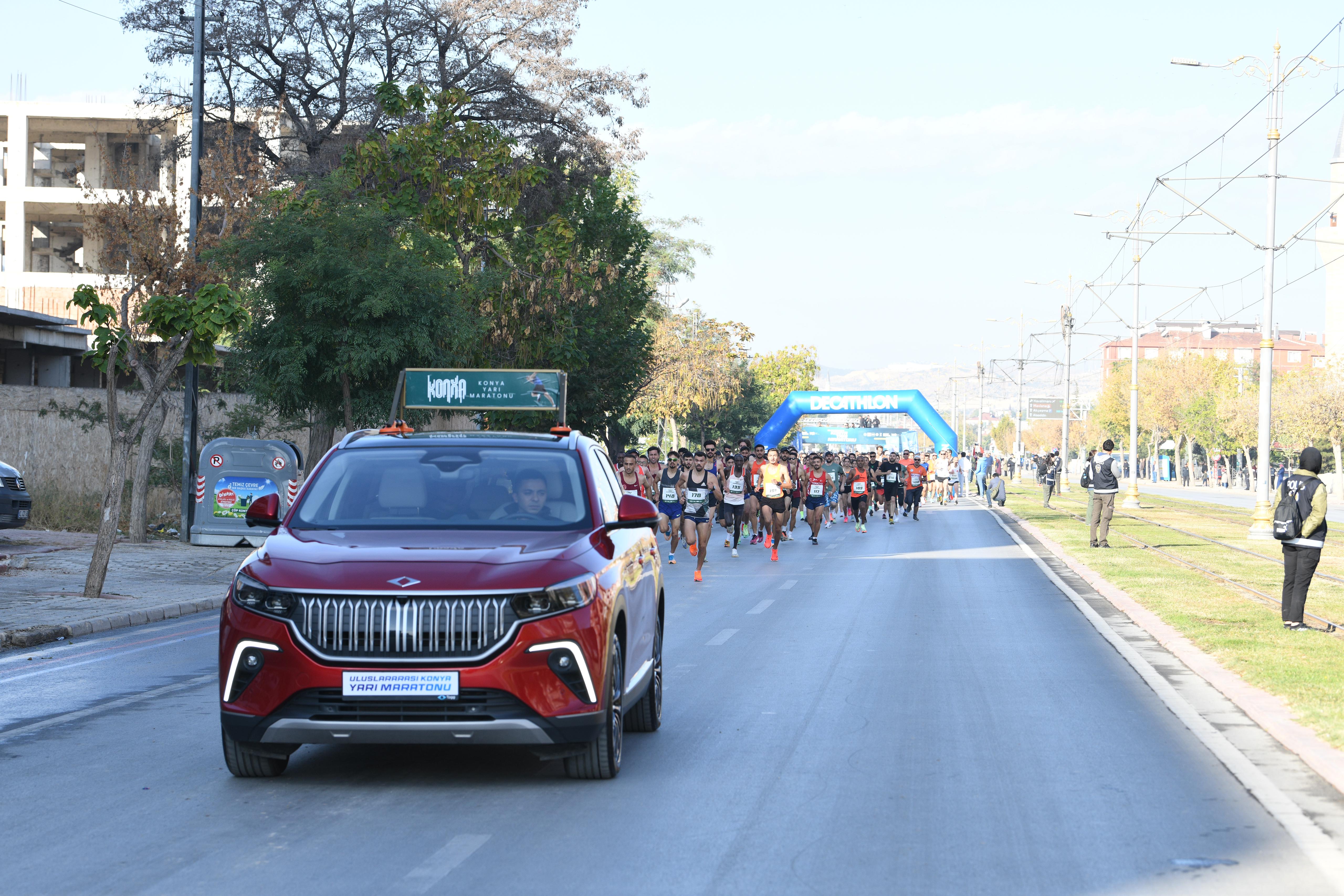 BİNLERCE SPORCU 2. ULUSLARARASI KONYA YARI MARATONU’NDA “İYİLİK” İÇİN KOŞTU
