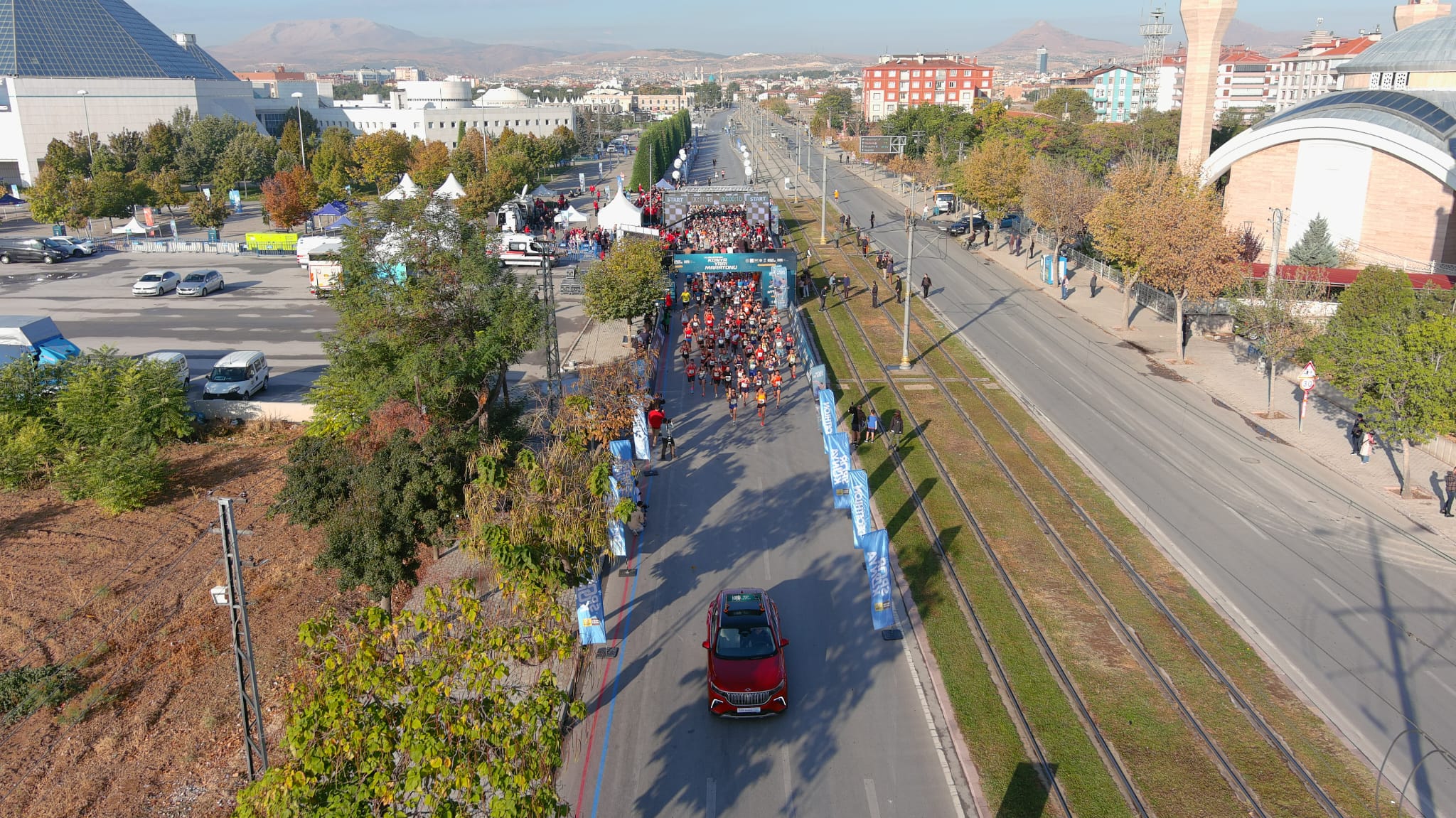 BİNLERCE SPORCU 2. ULUSLARARASI KONYA YARI MARATONU’NDA “İYİLİK” İÇİN KOŞTU