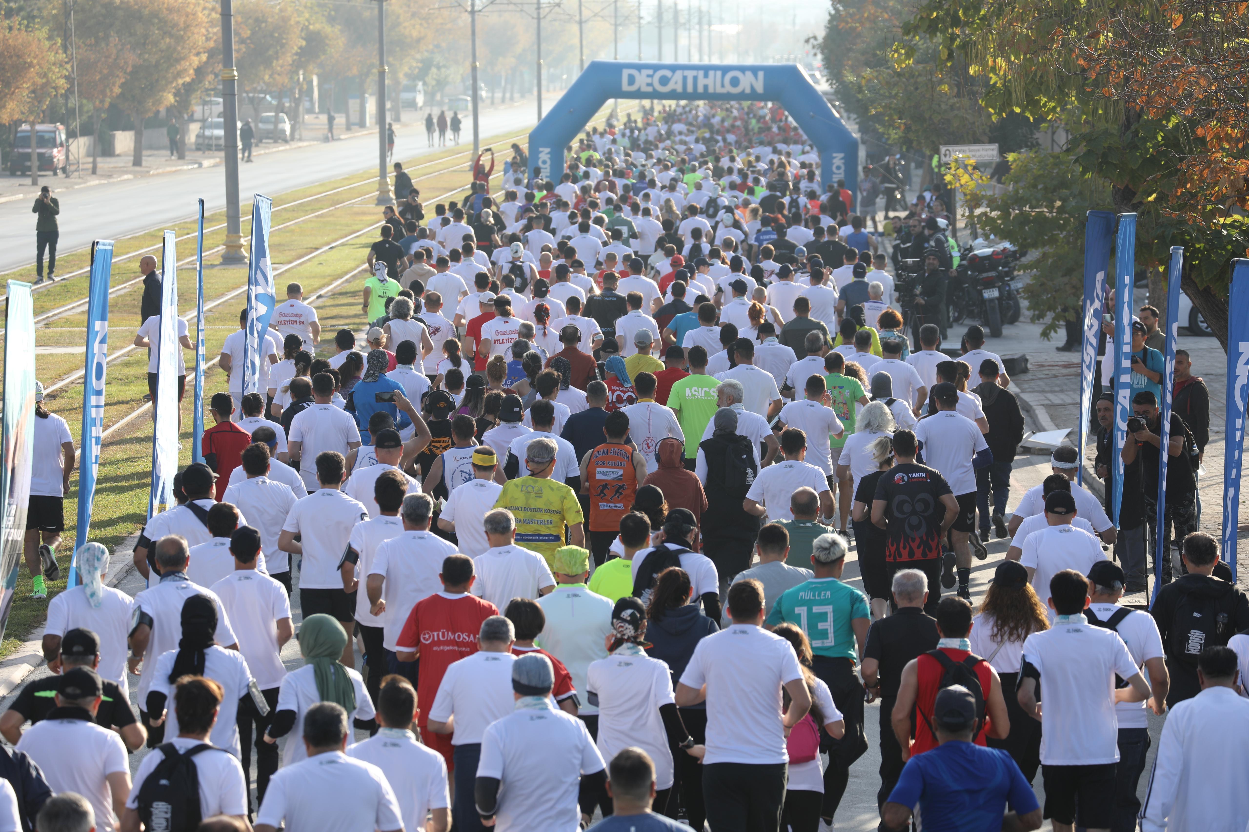 BİNLERCE SPORCU 2. ULUSLARARASI KONYA YARI MARATONU’NDA “İYİLİK” İÇİN KOŞTU