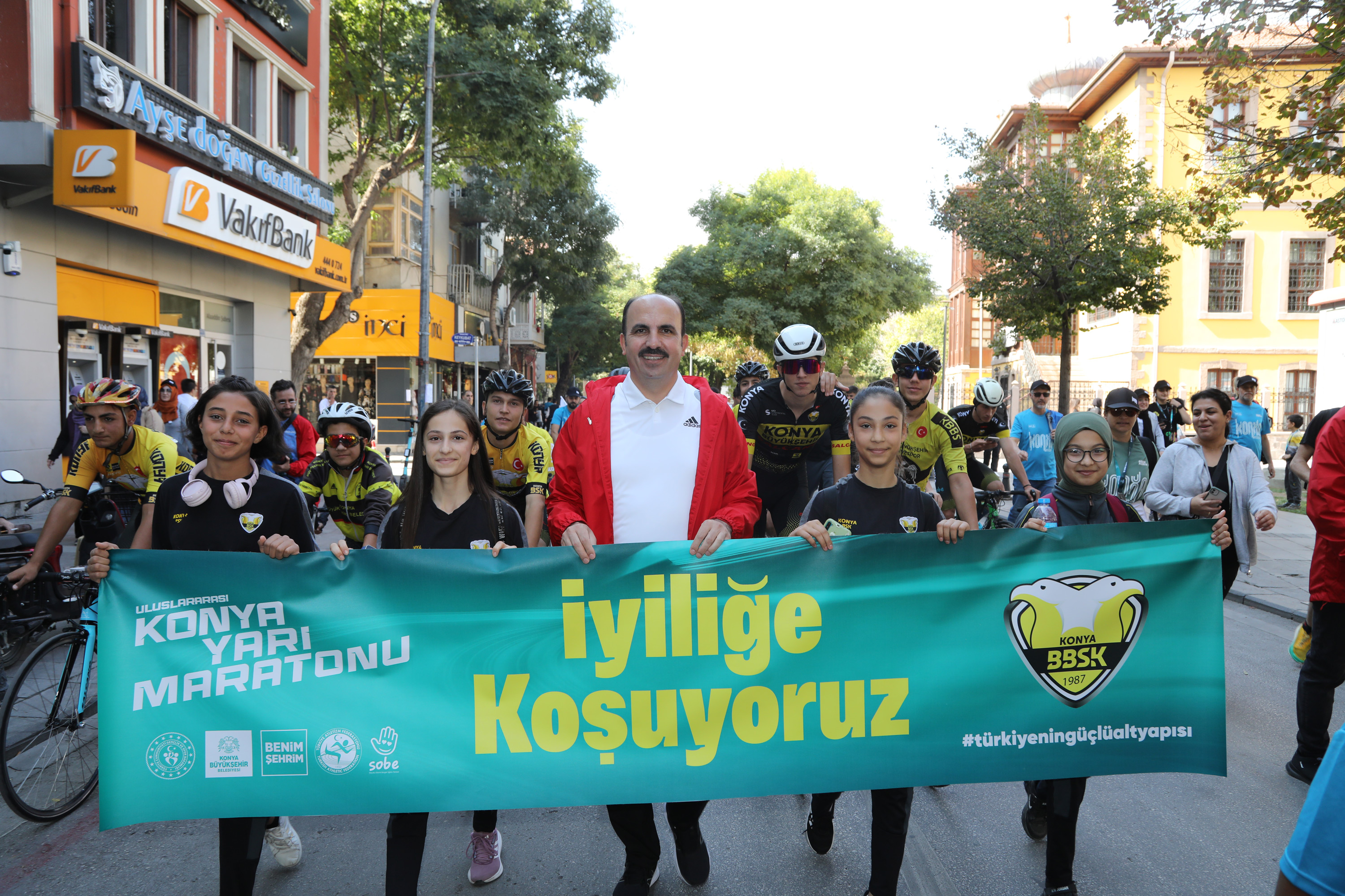 BİNLERCE SPORCU 2. ULUSLARARASI KONYA YARI MARATONU’NDA “İYİLİK” İÇİN KOŞTU