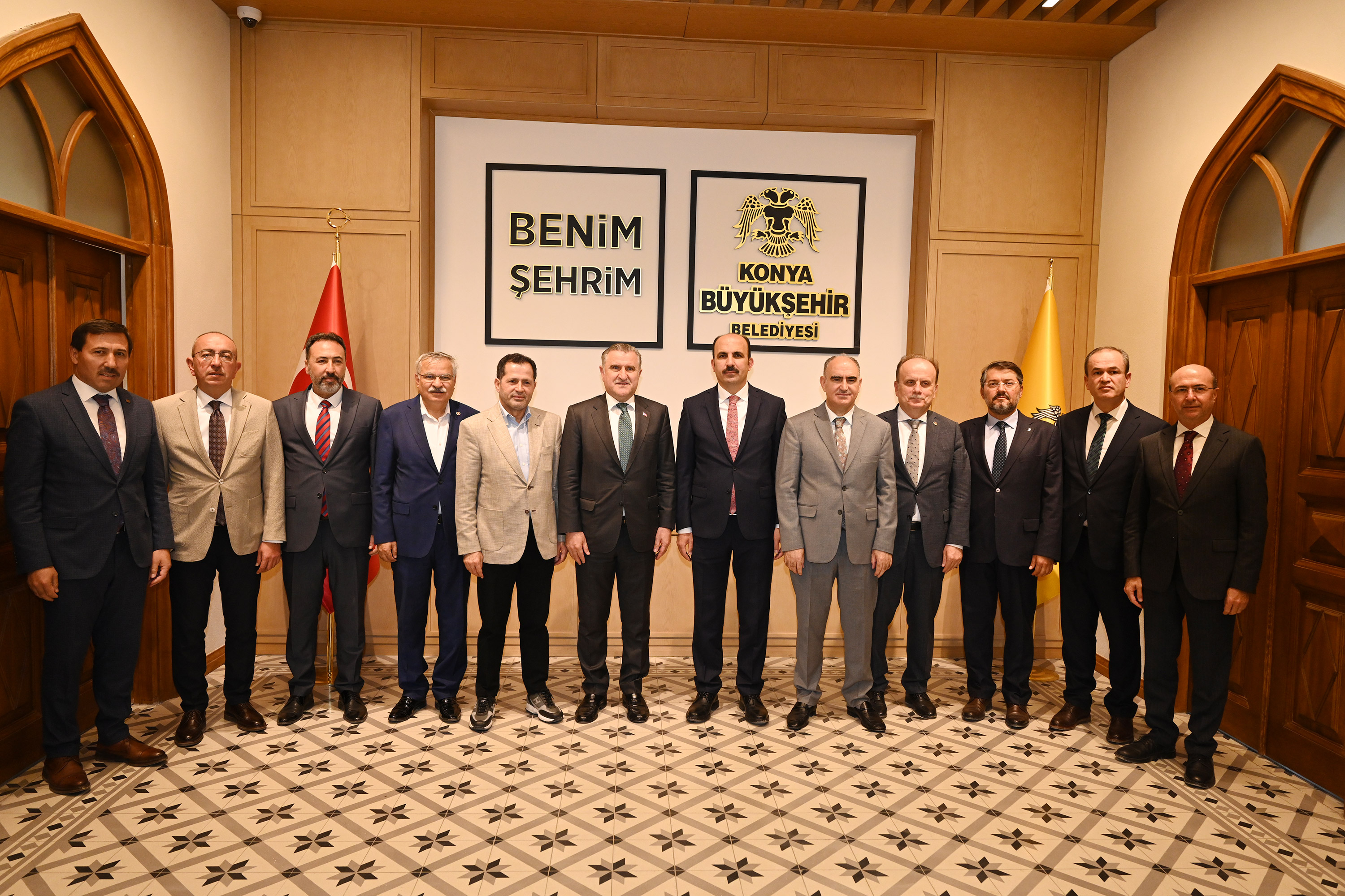 GENÇLİK VE SPOR BAKANI OSMAN AŞKIN BAK BAŞKAN ALTAY’I ZİYARET ETTİ