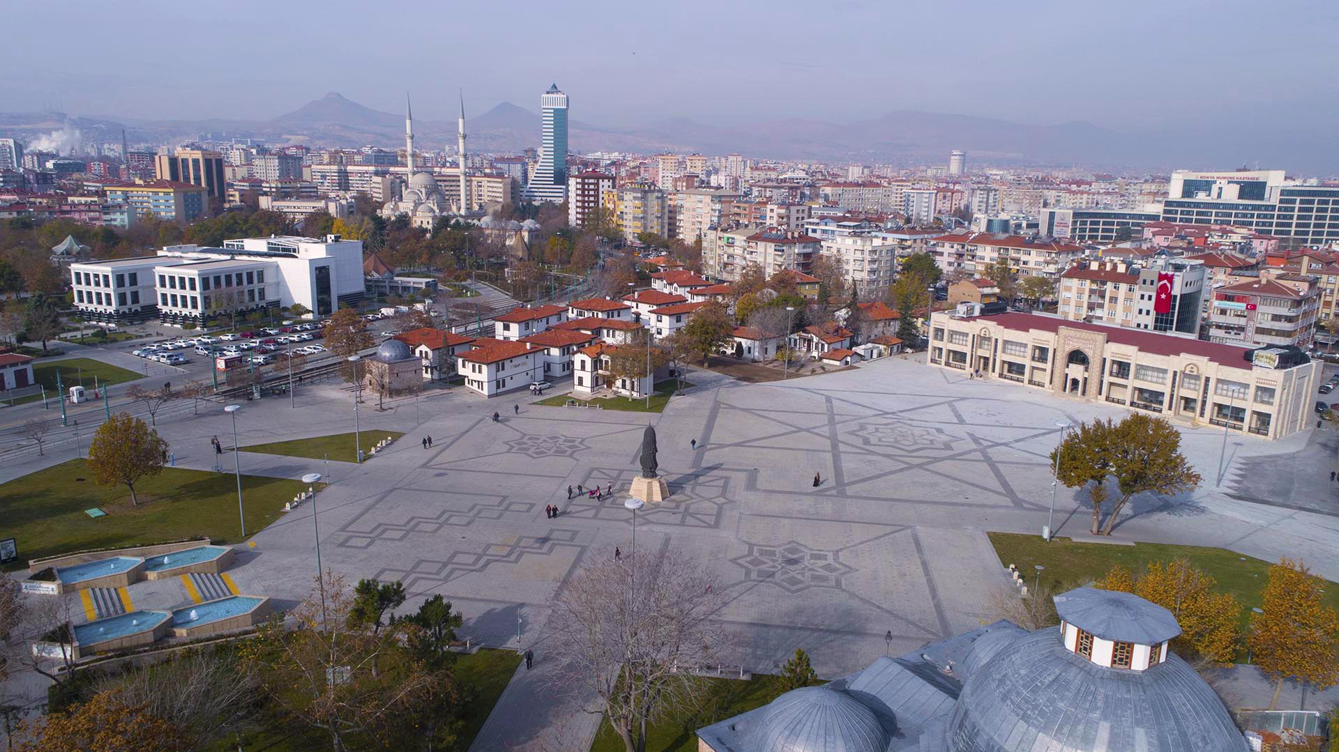KILIÇARSLAN ŞEHİR MEYDANI