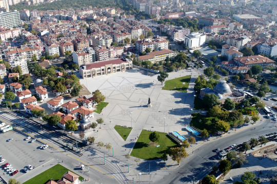 KILIÇARSLAN ŞEHİR MEYDANI