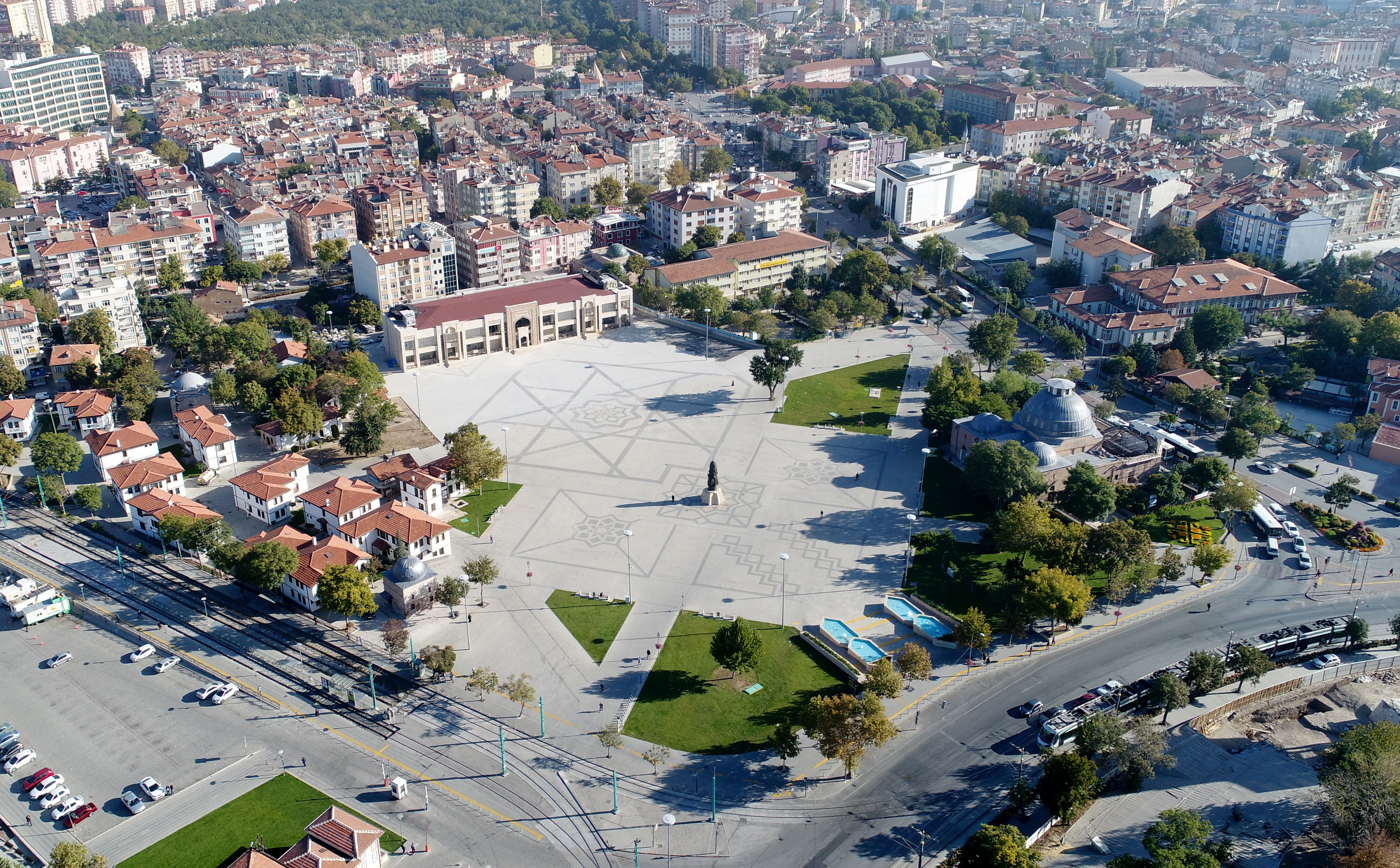 KILIÇARSLAN ŞEHİR MEYDANI