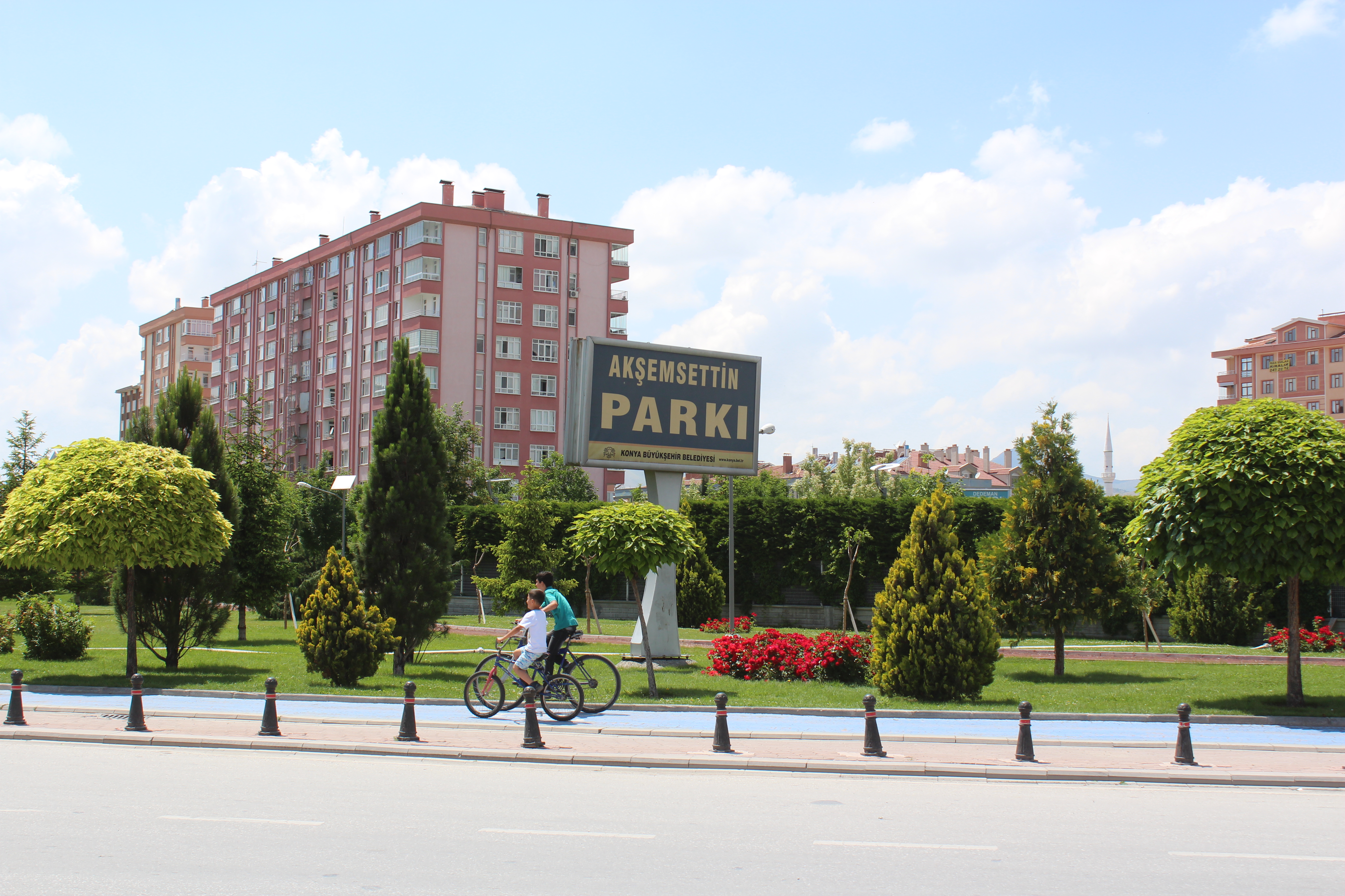 AKŞEMSETTİN PARKI