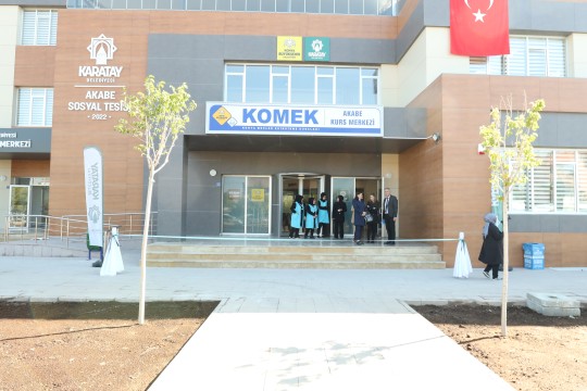 AKABE KOMEK