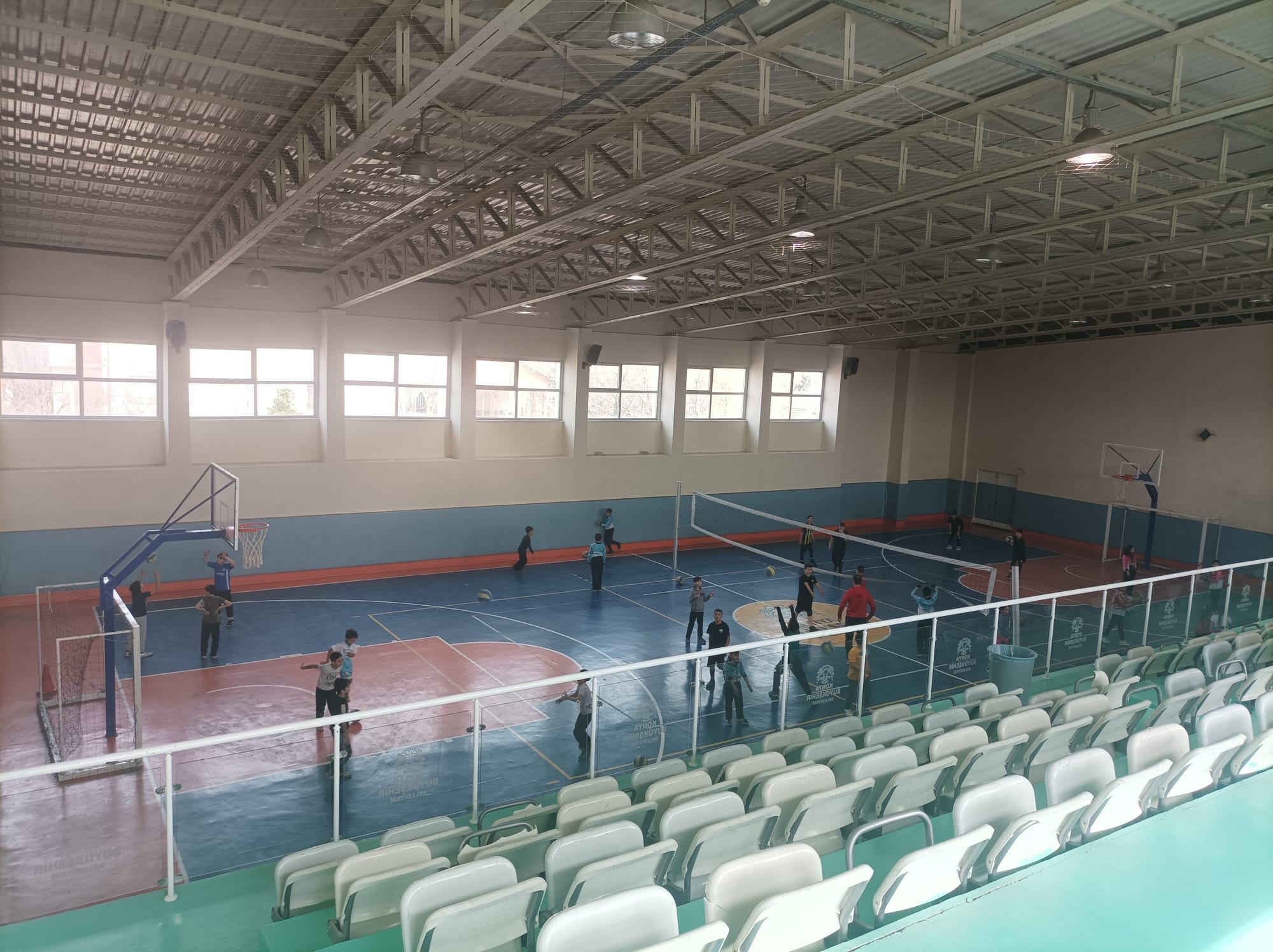 FEVZİ ÇAKMAK ORTAOKULU SPOR SALONU 