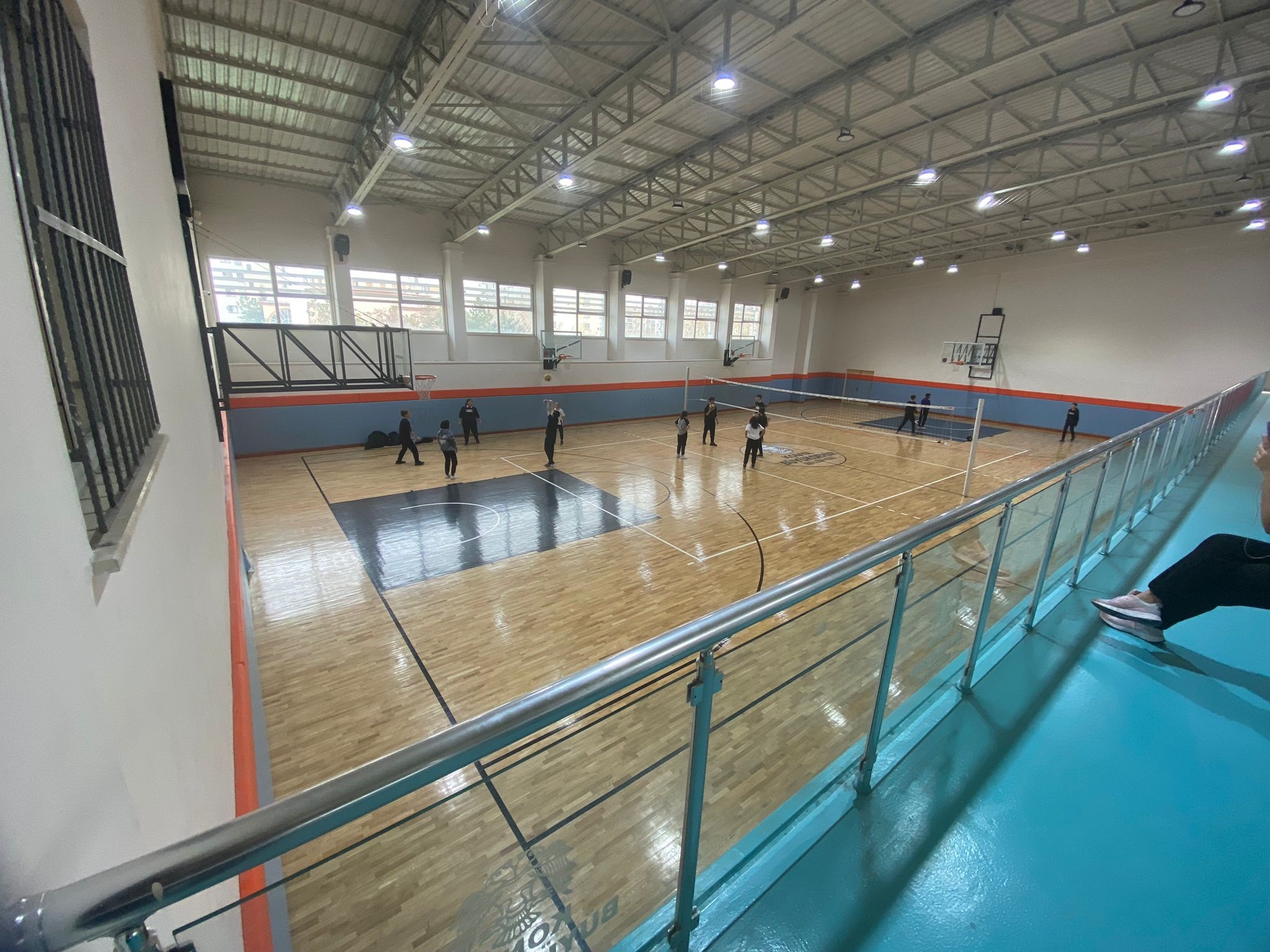 OSMAN NURİ ANADOLU LİSESİ SPOR SALONU