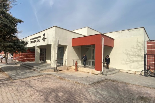 ŞEHİT PİLOT AYFER GÖK ORTAOKULU SPOR SALONU 