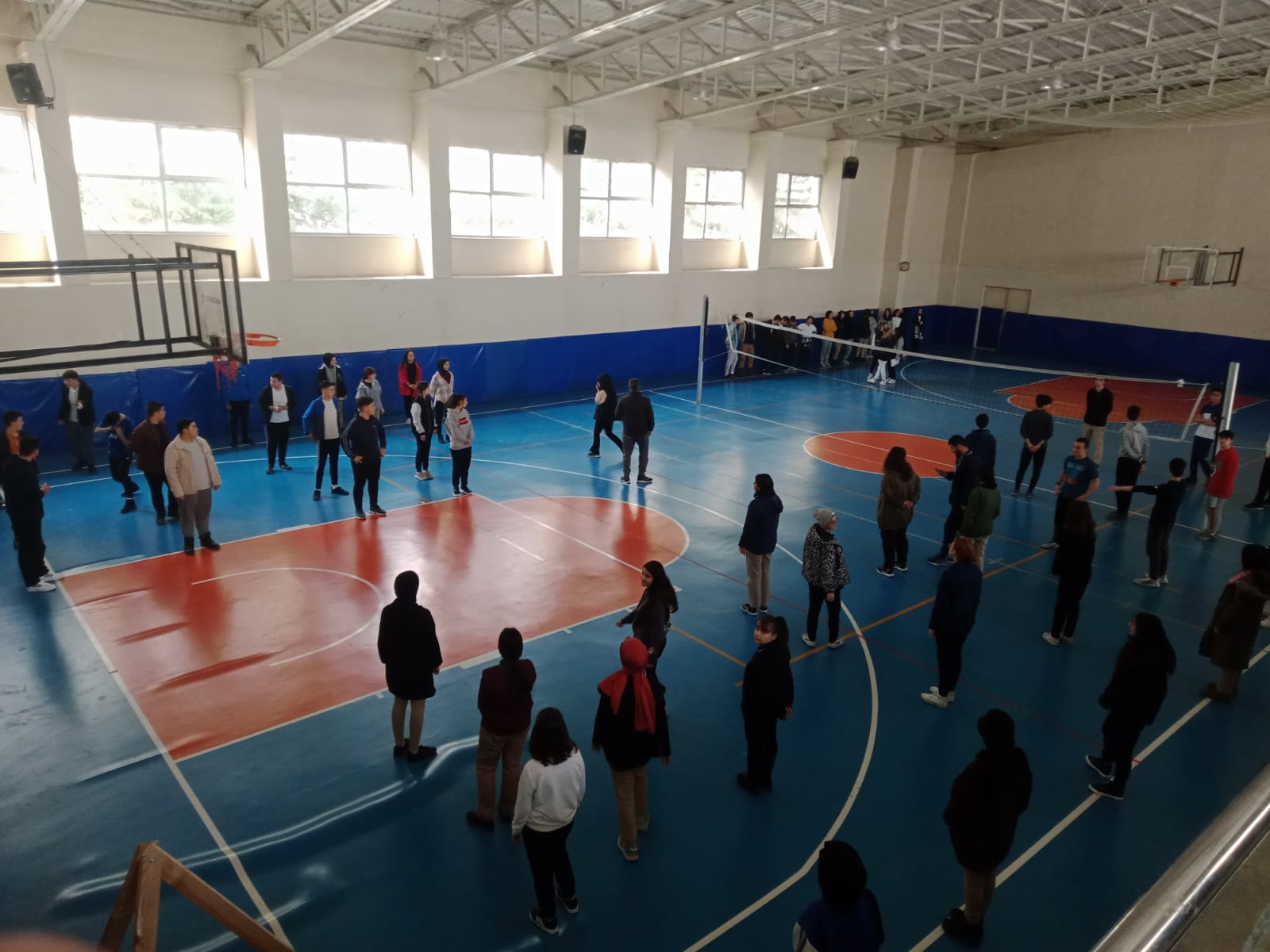 VELİ İHSAN DEDE İMAM HATİP ORTAOKULU SPOR SALONU