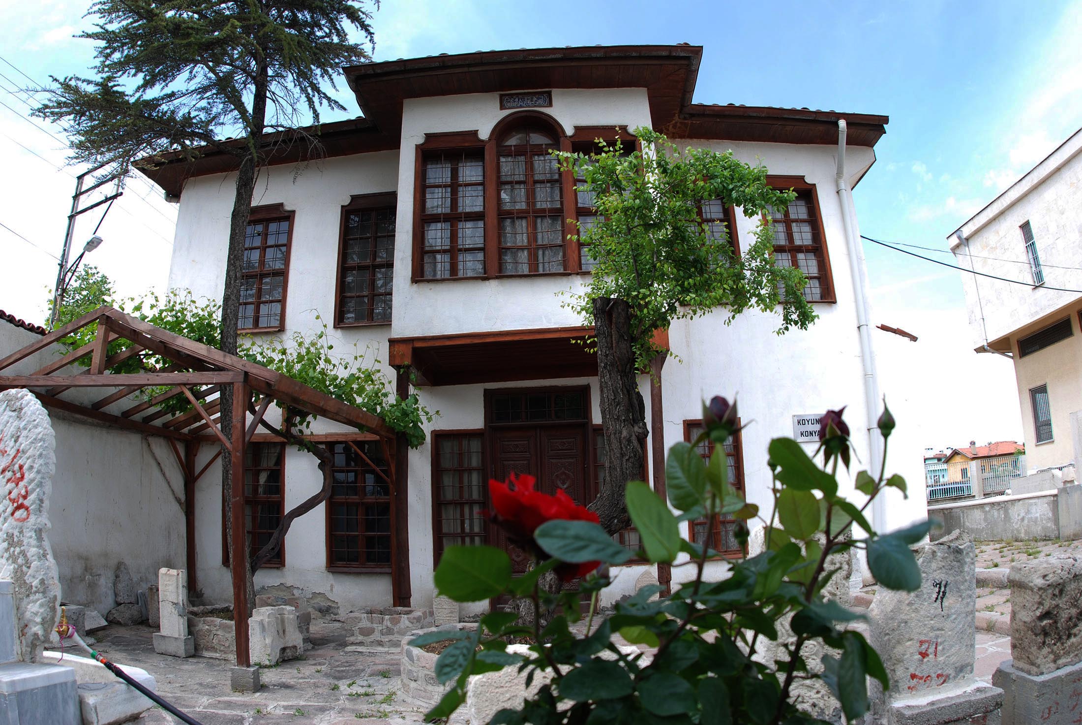 KOYUNOĞLU ŞEHİR MÜZE VE KÜTÜPHANESİ