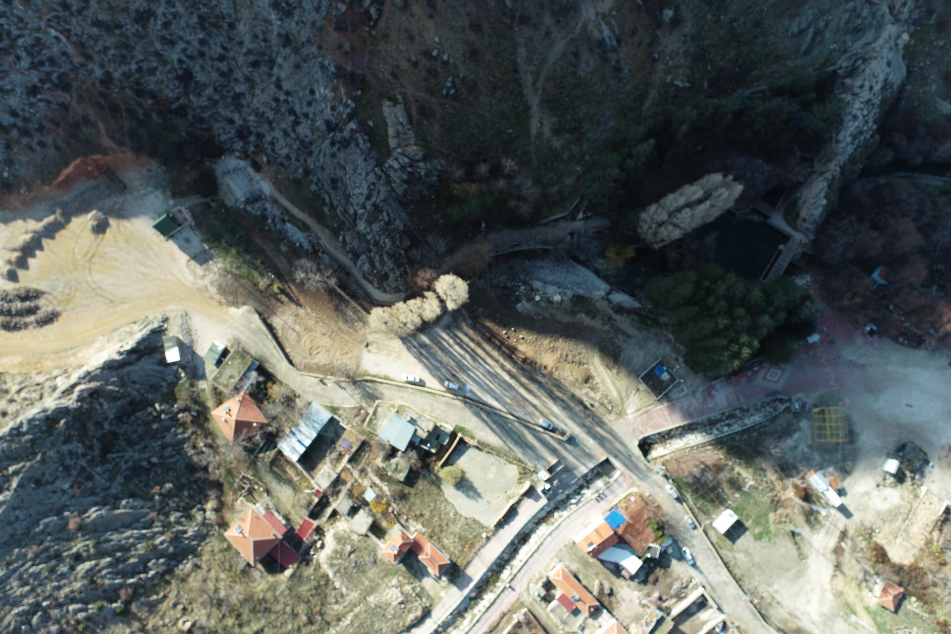 İVRİZ KAYA ANITI ÇEVRE DÜZENLEMESİ