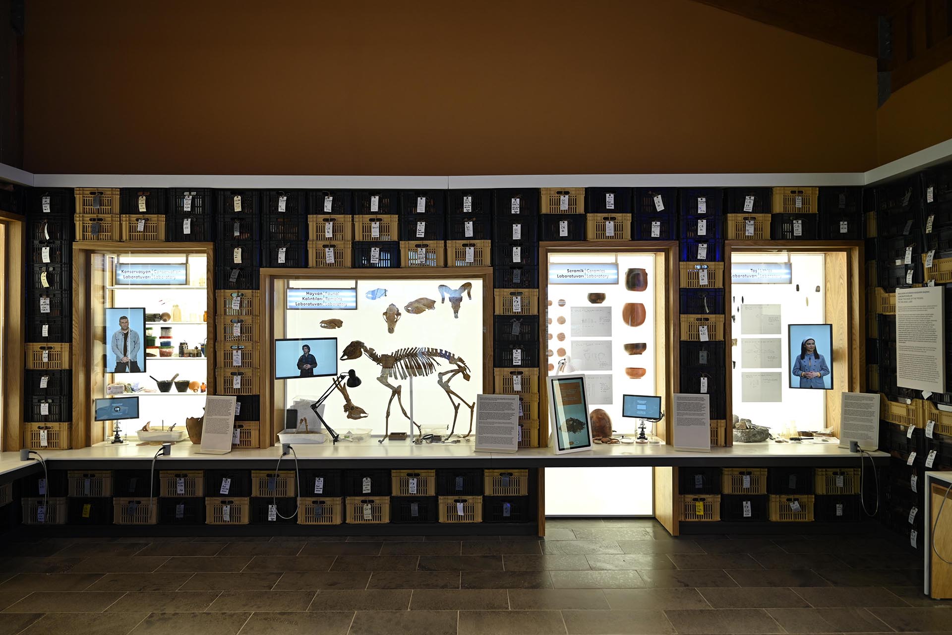 ÇATALHÖYÜK TANITIM VE KARŞILAMA MERKEZİ