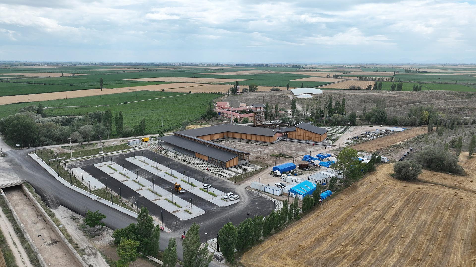ÇATALHÖYÜK TANITIM VE KARŞILAMA MERKEZİ