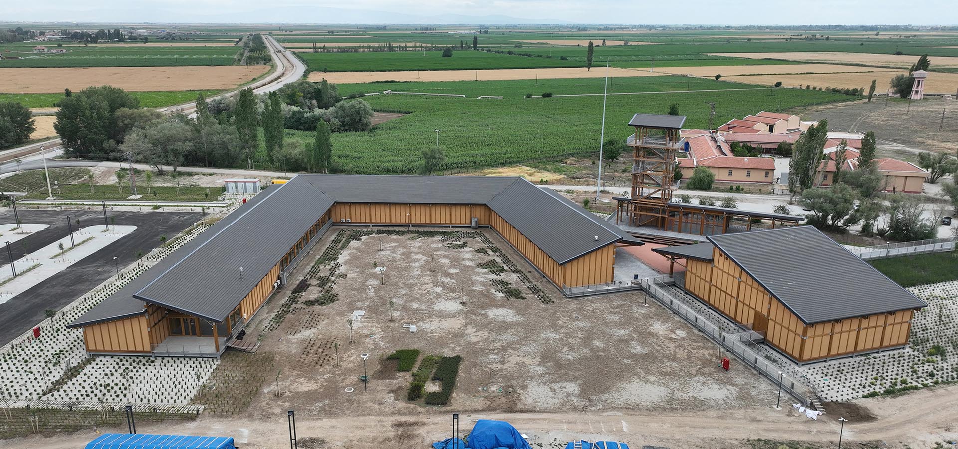 ÇATALHÖYÜK TANITIM VE KARŞILAMA MERKEZİ