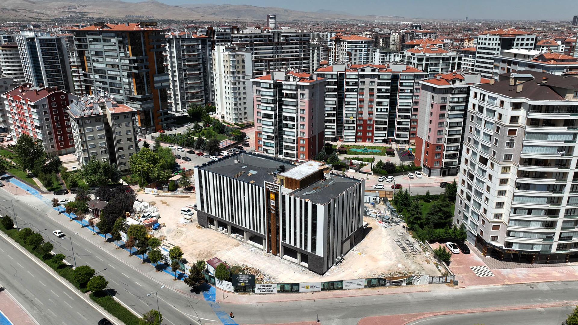 FUAT SEZGİN GENÇLİK VE SPOR MERKEZİ