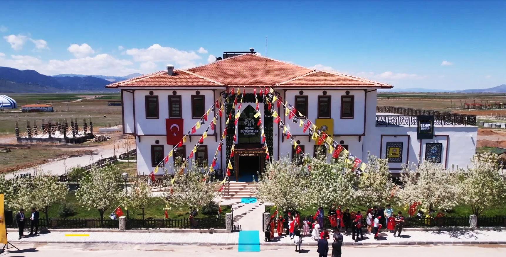 YALIHÜYÜK ŞEHİR KONAĞI