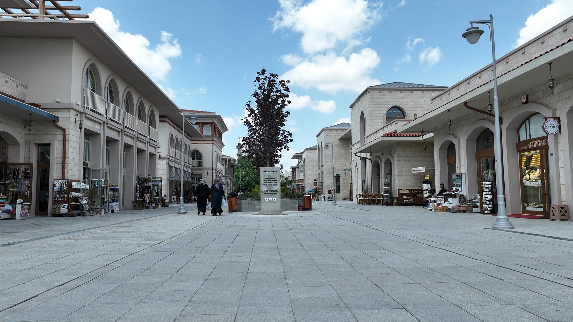TÜRBE ÖNÜ ÇARŞILARI