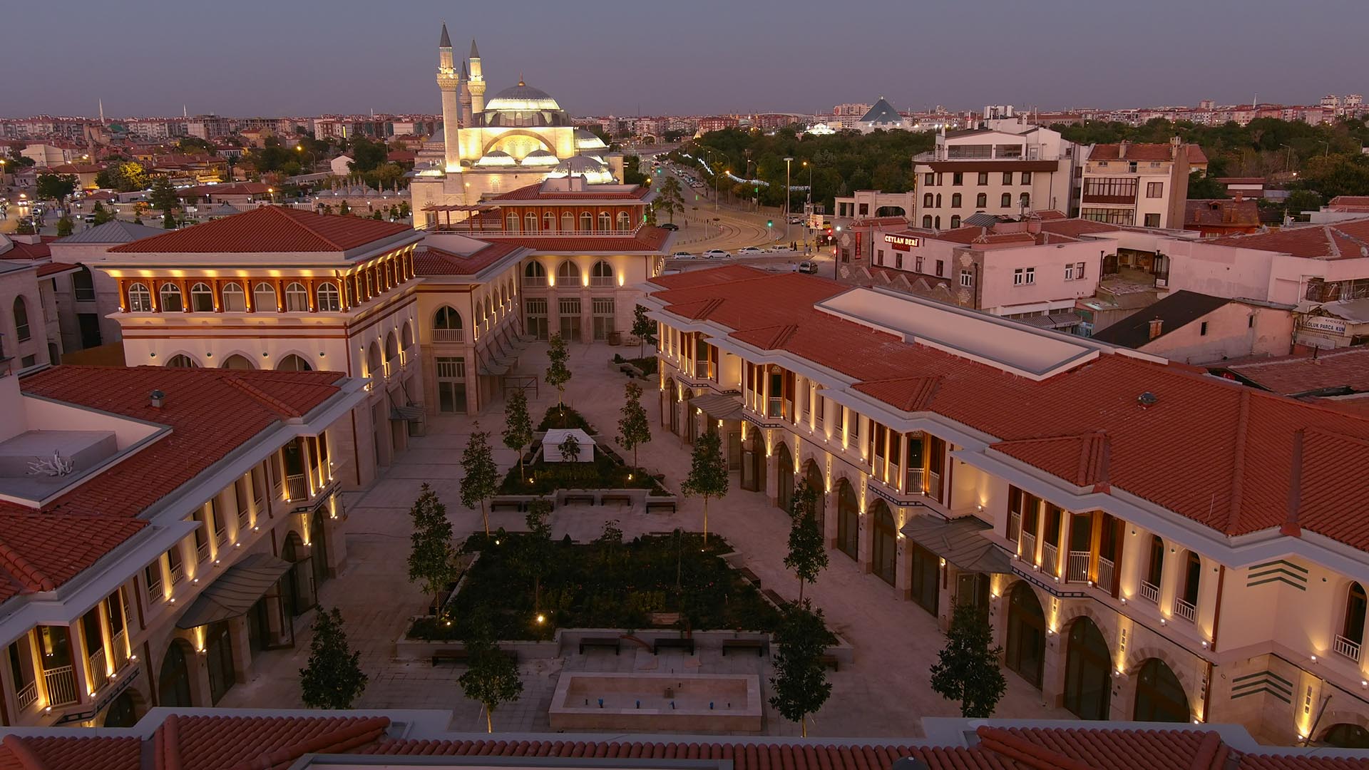 TÜRBE ÖNÜ ÇARŞILARI