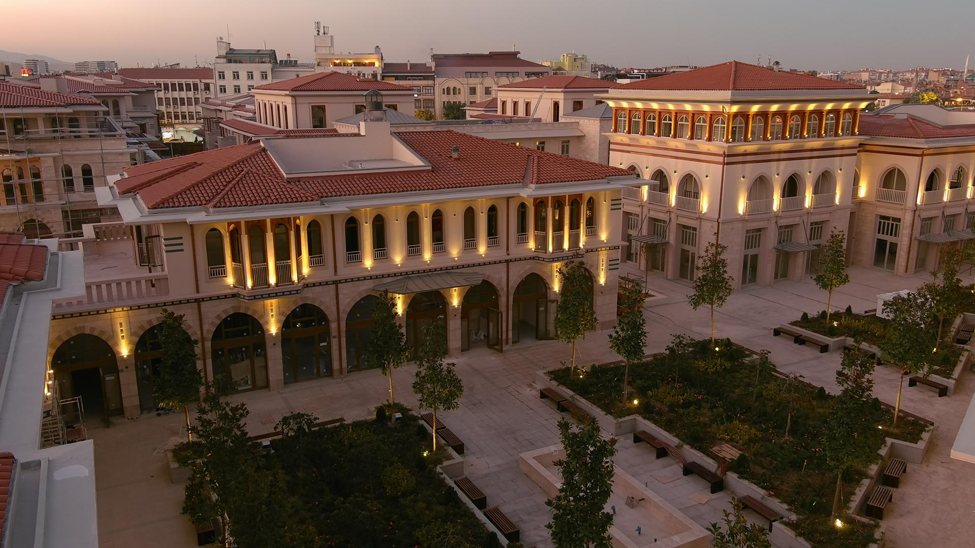 TÜRBE ÖNÜ ÇARŞILARI