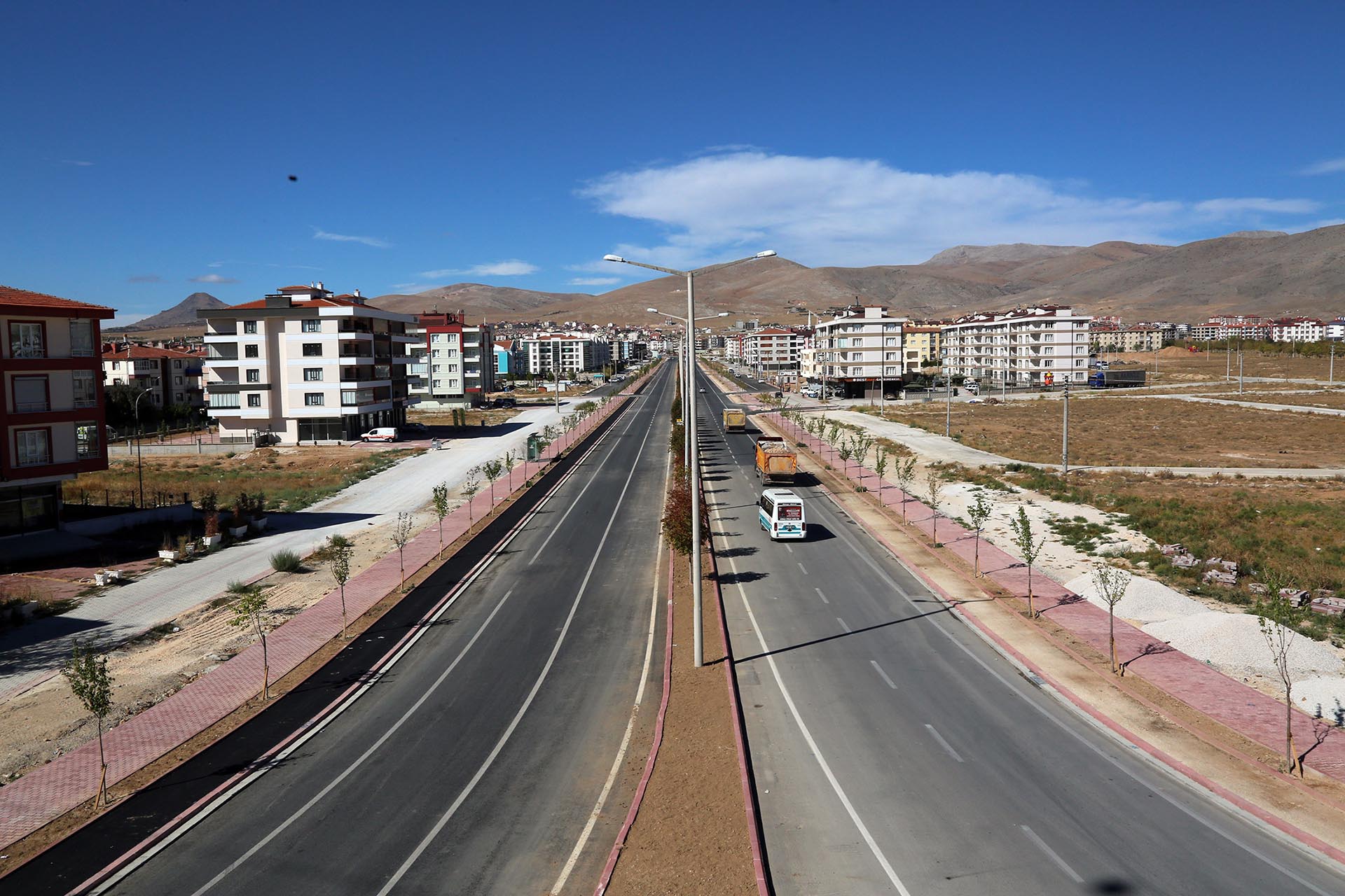 AHMET YESEVİ CADDESİ