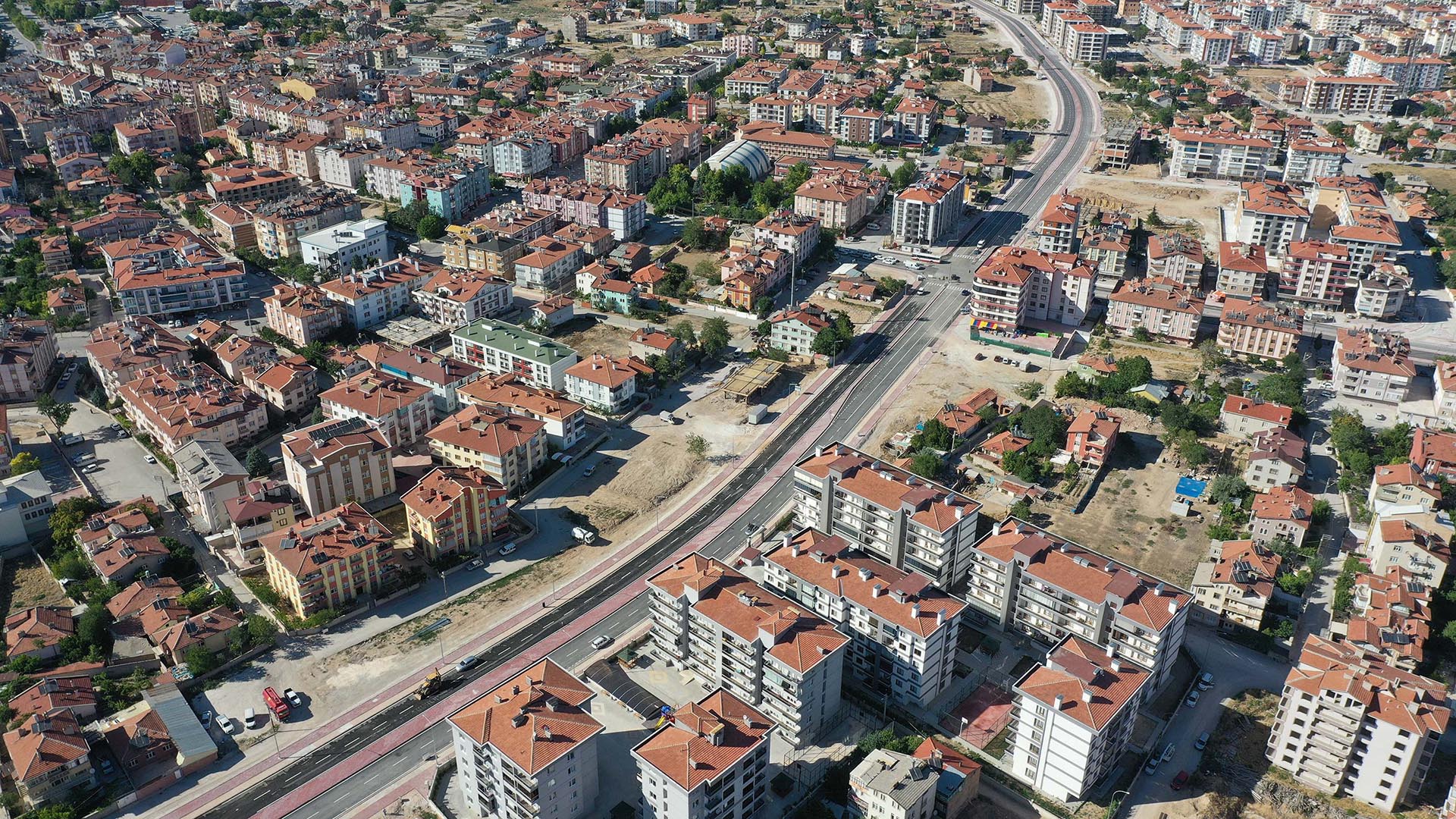 CELALEDDİN KARATAY CADDESİ