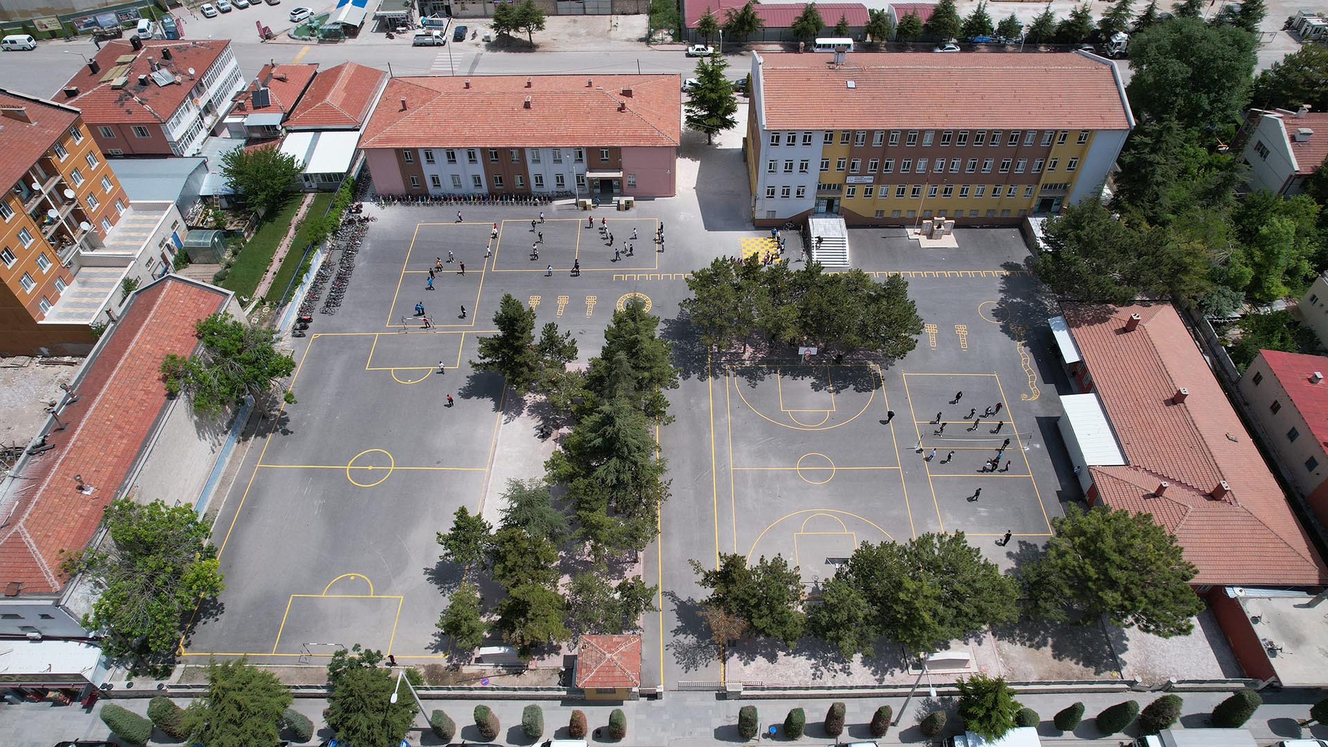 OKULLARA OYUN ALANLARI