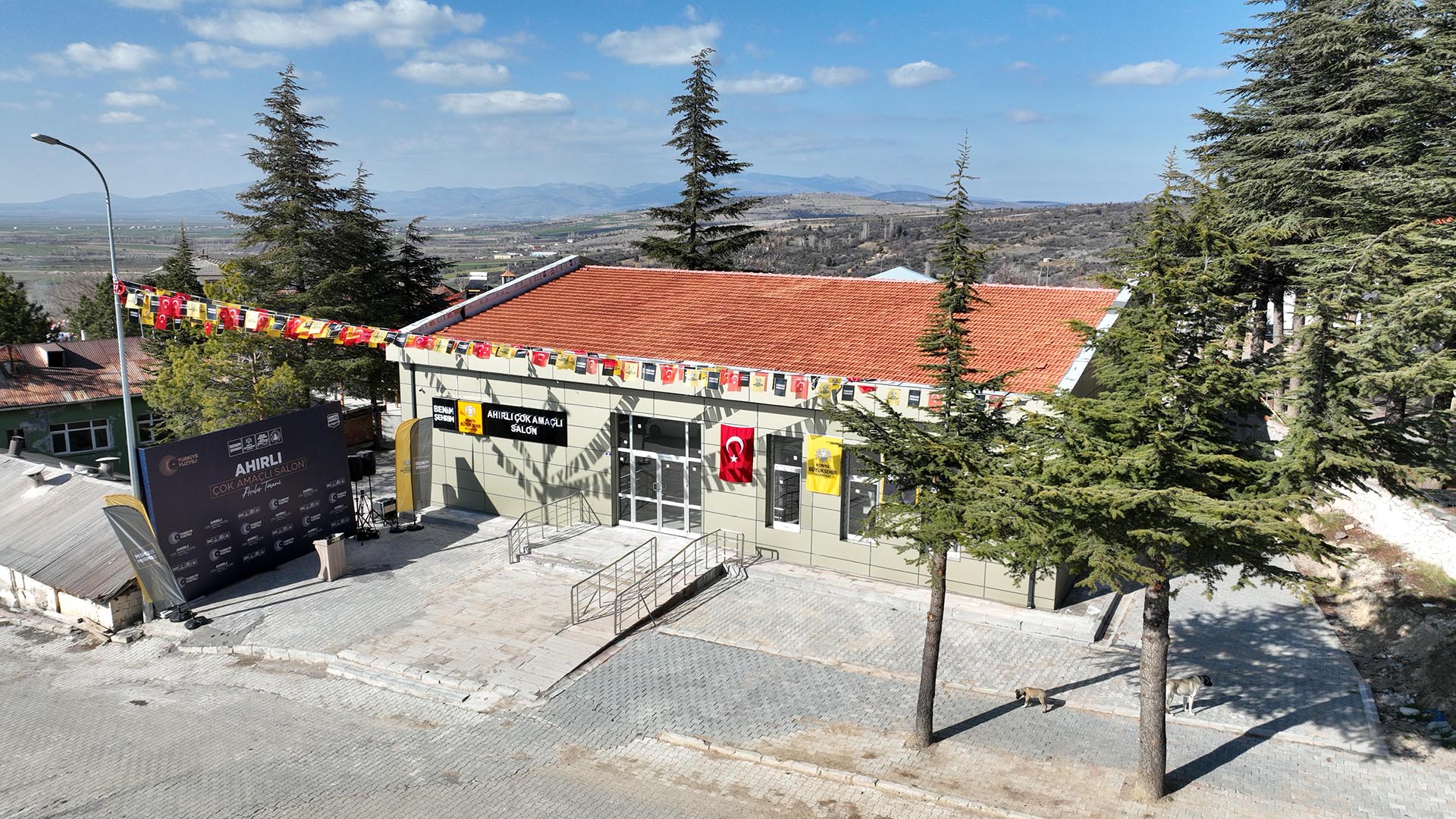 AHIRLI ÇOK AMAÇLI SALON