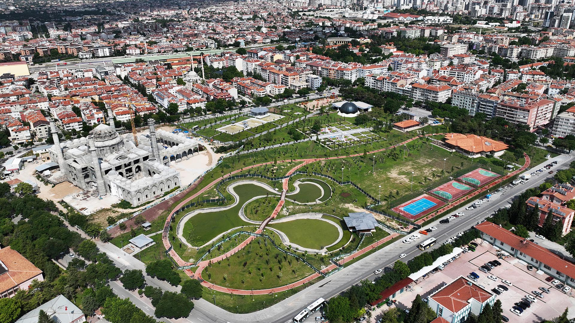 MİLLET BAHÇESİ