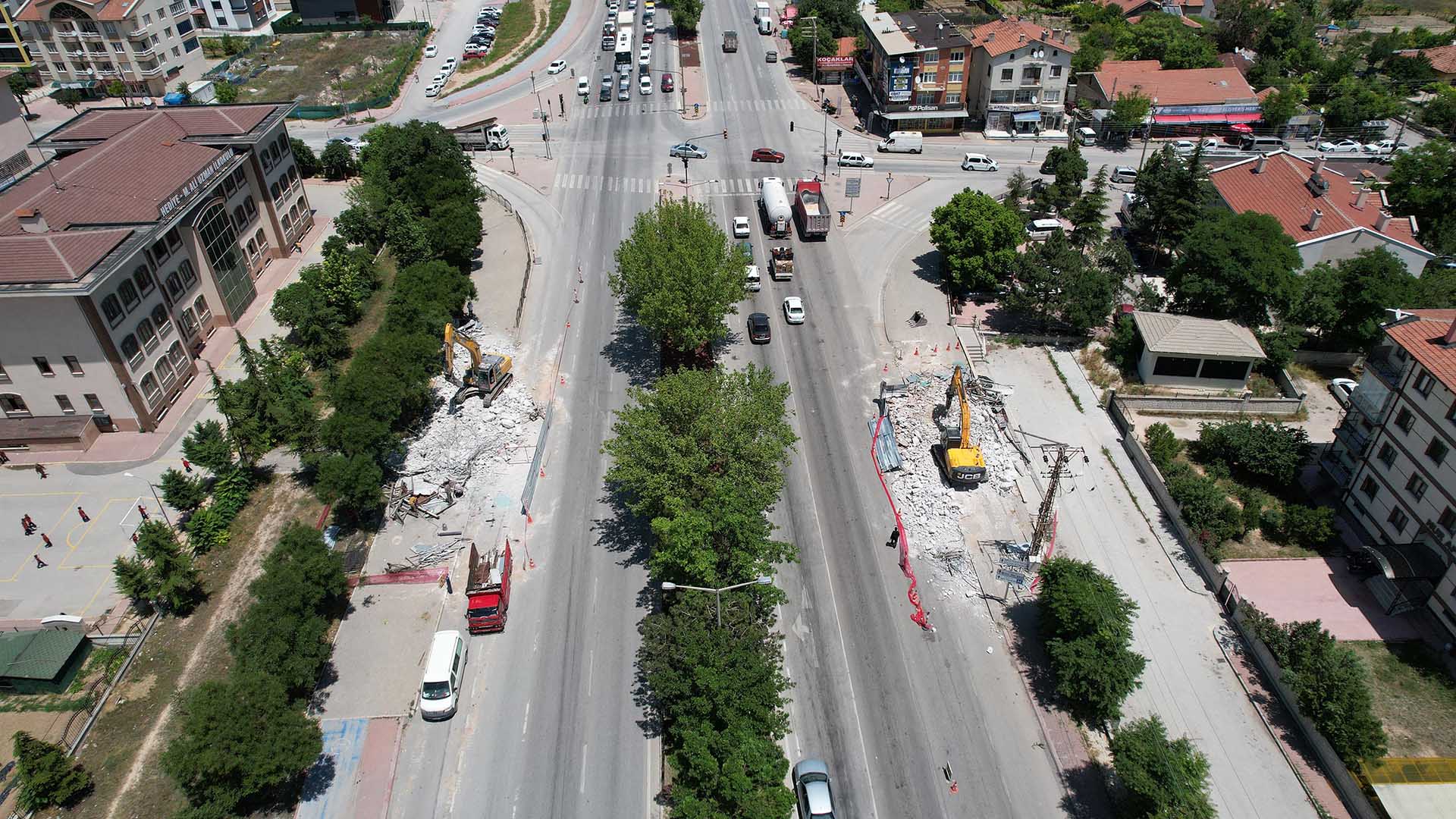 YAŞAR DOĞU YAYA ÜST GEÇİDİ