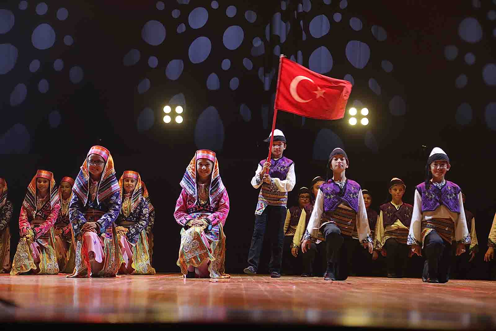 HALK OYUNLARI LİGİ