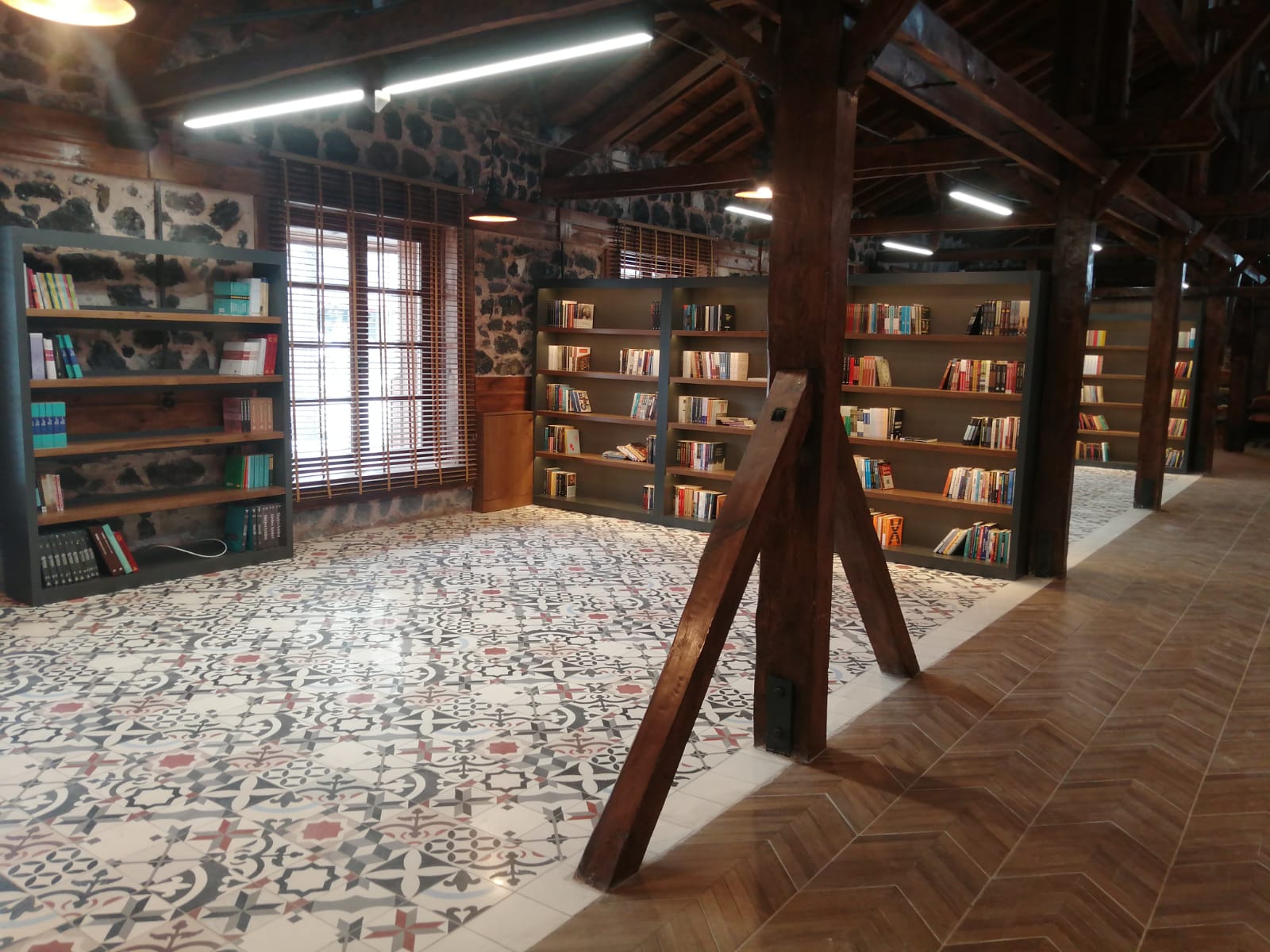 KARAPINAR KİTAP KAFE