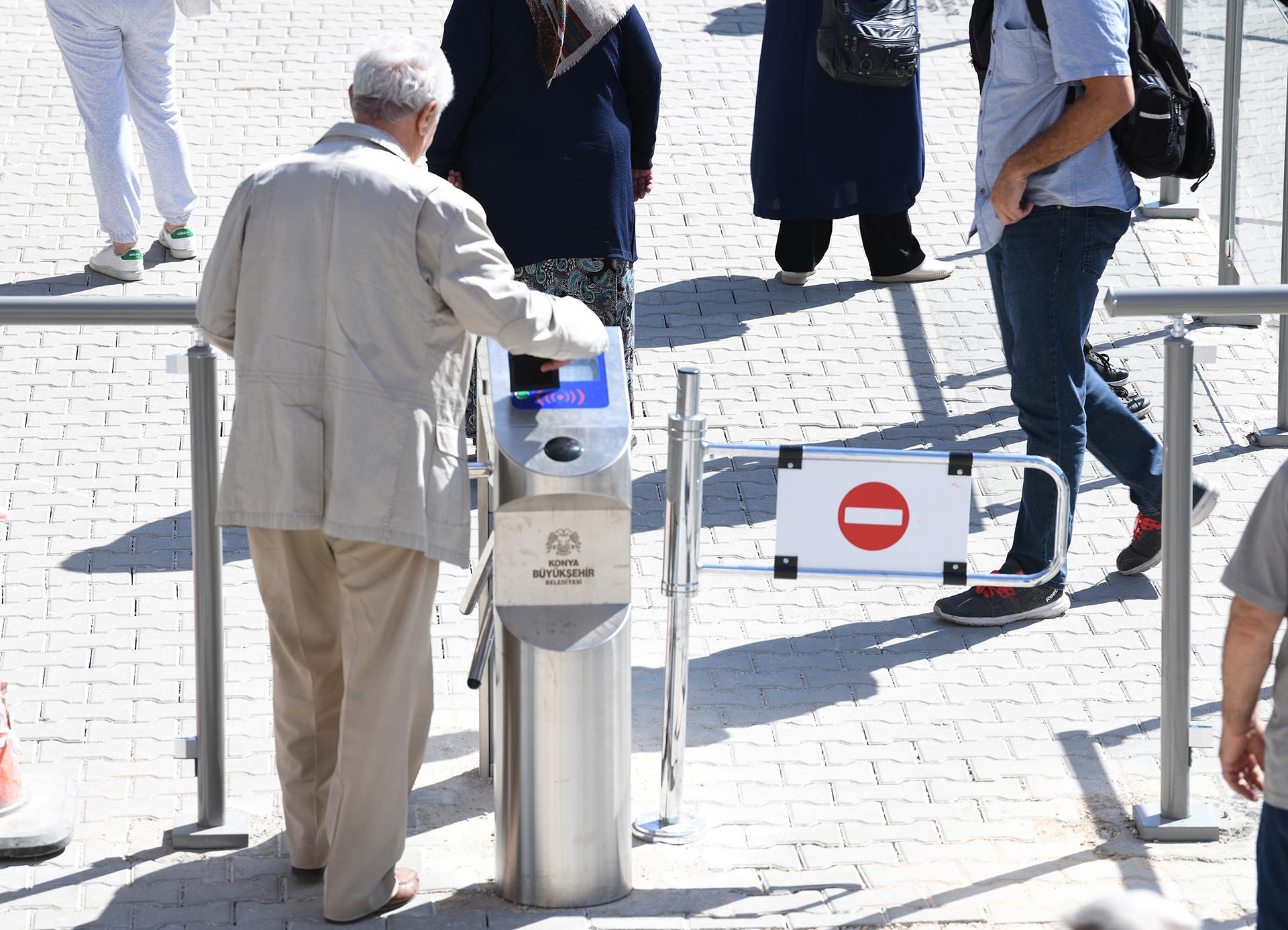 OTOBÜS DURAKLARINDA TURNİKE SİSTEMİ PROJESİ